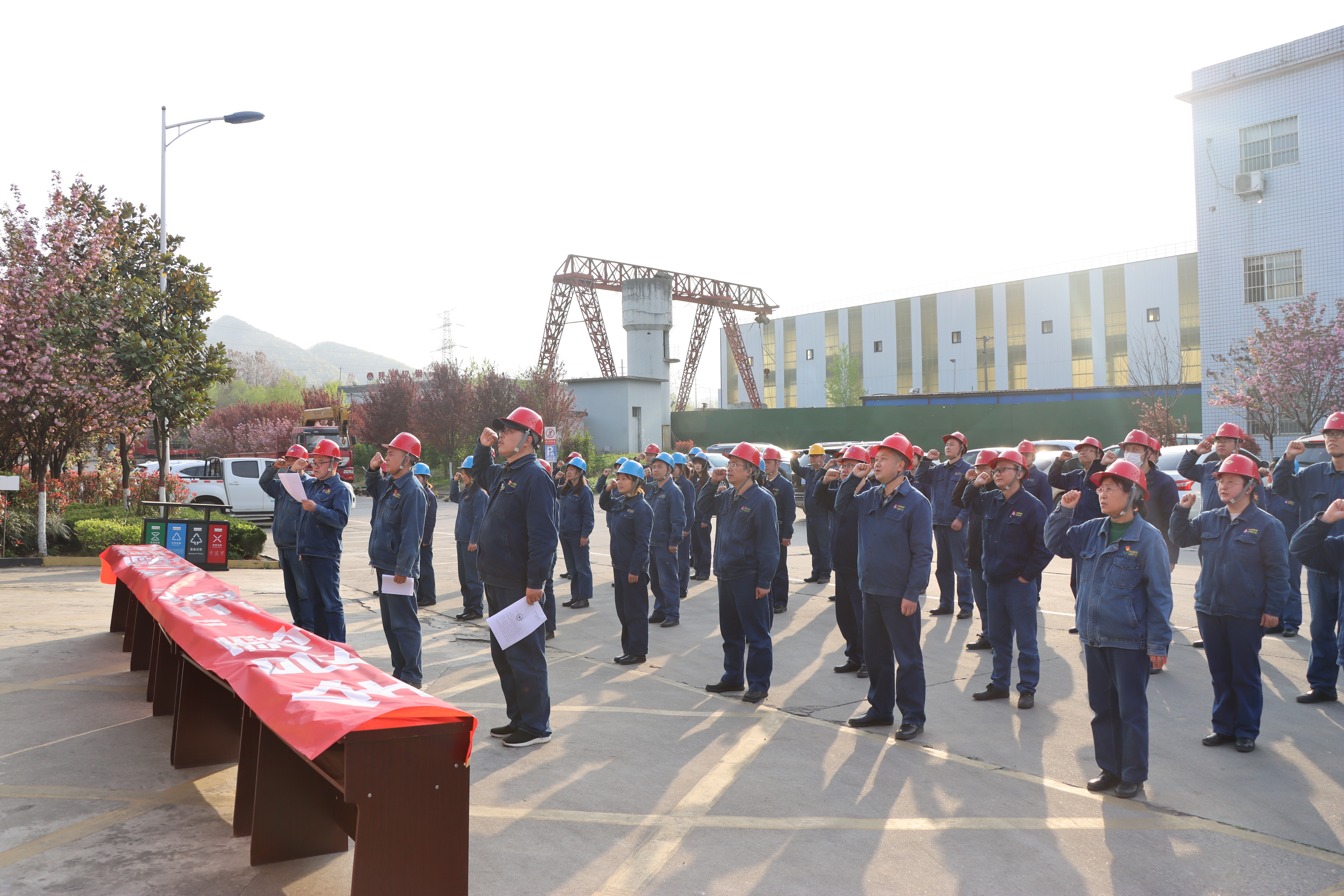 夯实管理“基础桩” 构砌安全“承重墙”