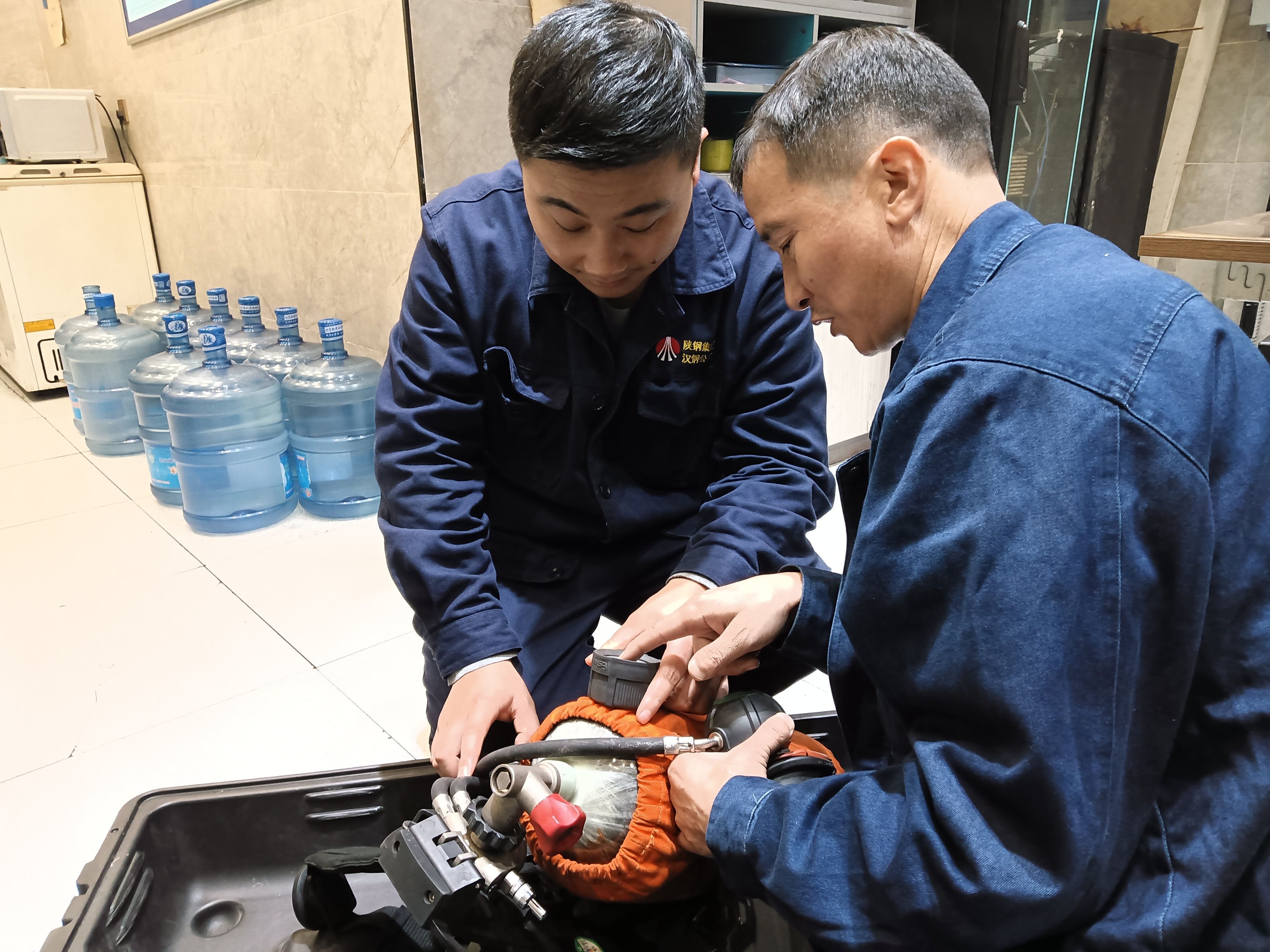 看这里！炼铁厂现场治理有“新意”