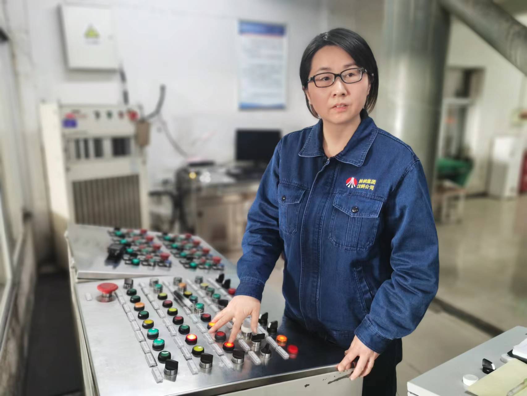 钢花盛放的五月 钢花盛放的五月