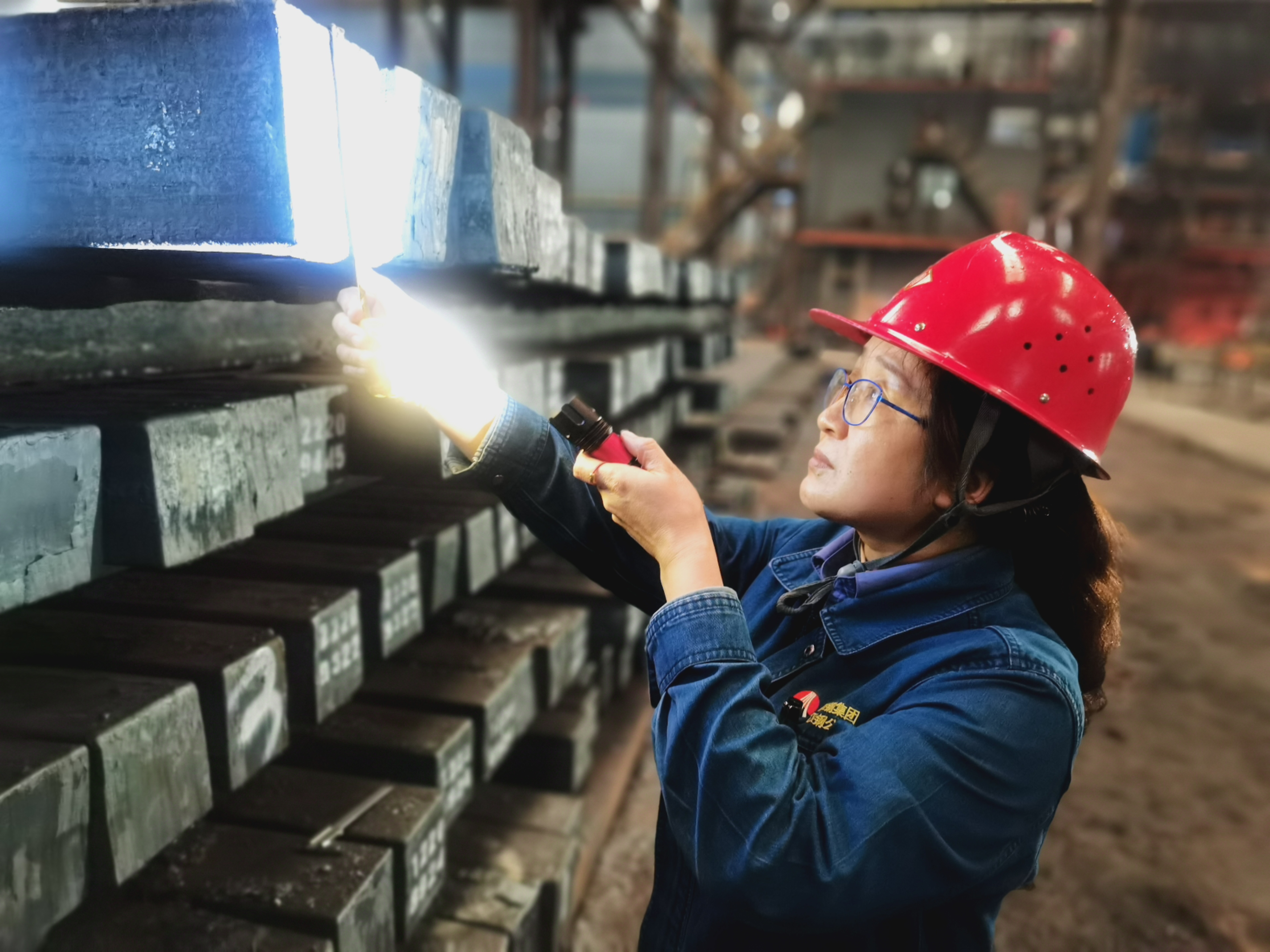 大干检修五月 劳模担当在一线 大干检修五月 劳模担当在一线