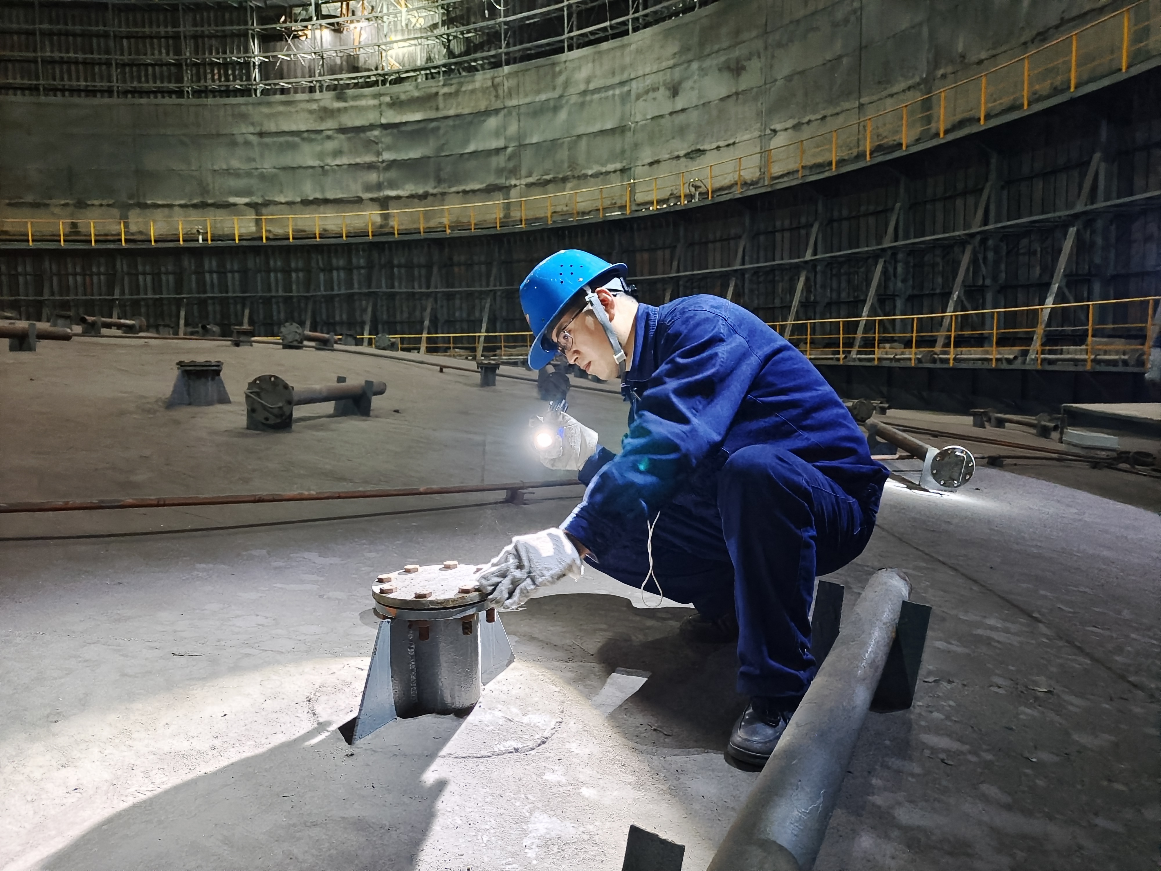 在阳光和汗水下,见证奋斗故事…… 在阳光和汗水下,见证奋斗故事……