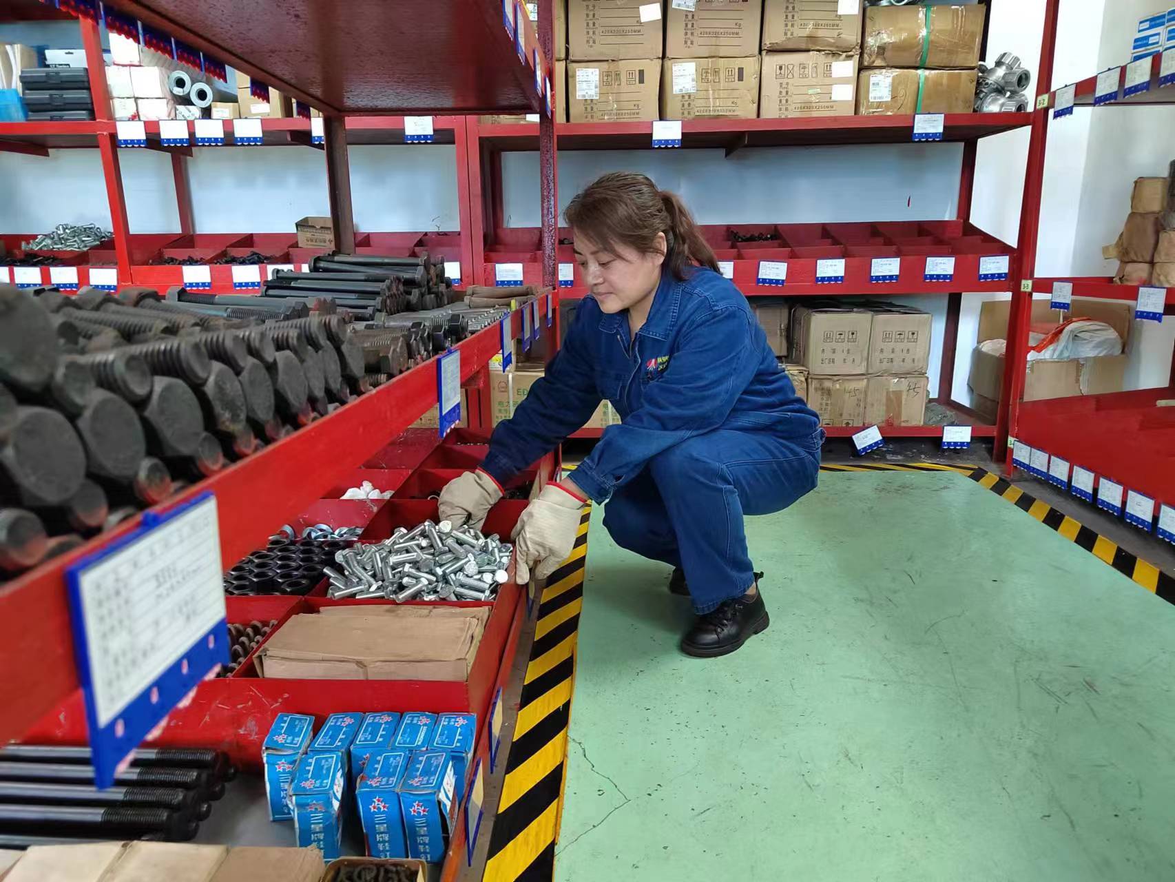 巾帼铿锵不负芳华 笃行不怠尽显“蓝”采 巾帼铿锵不负芳华 笃行不怠尽显“蓝”采