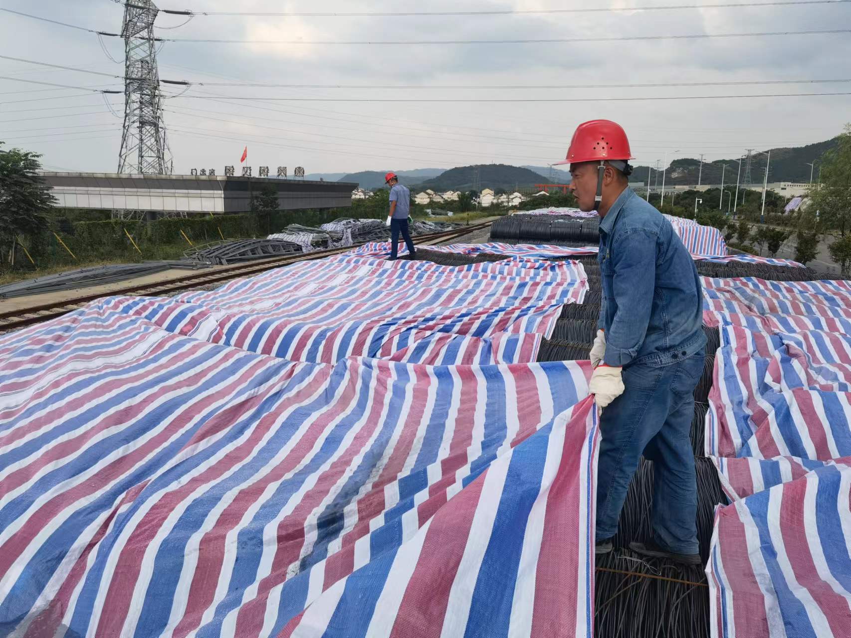 物流中心：关注细节 “赢”质量   夯实“禹龙”品牌根基