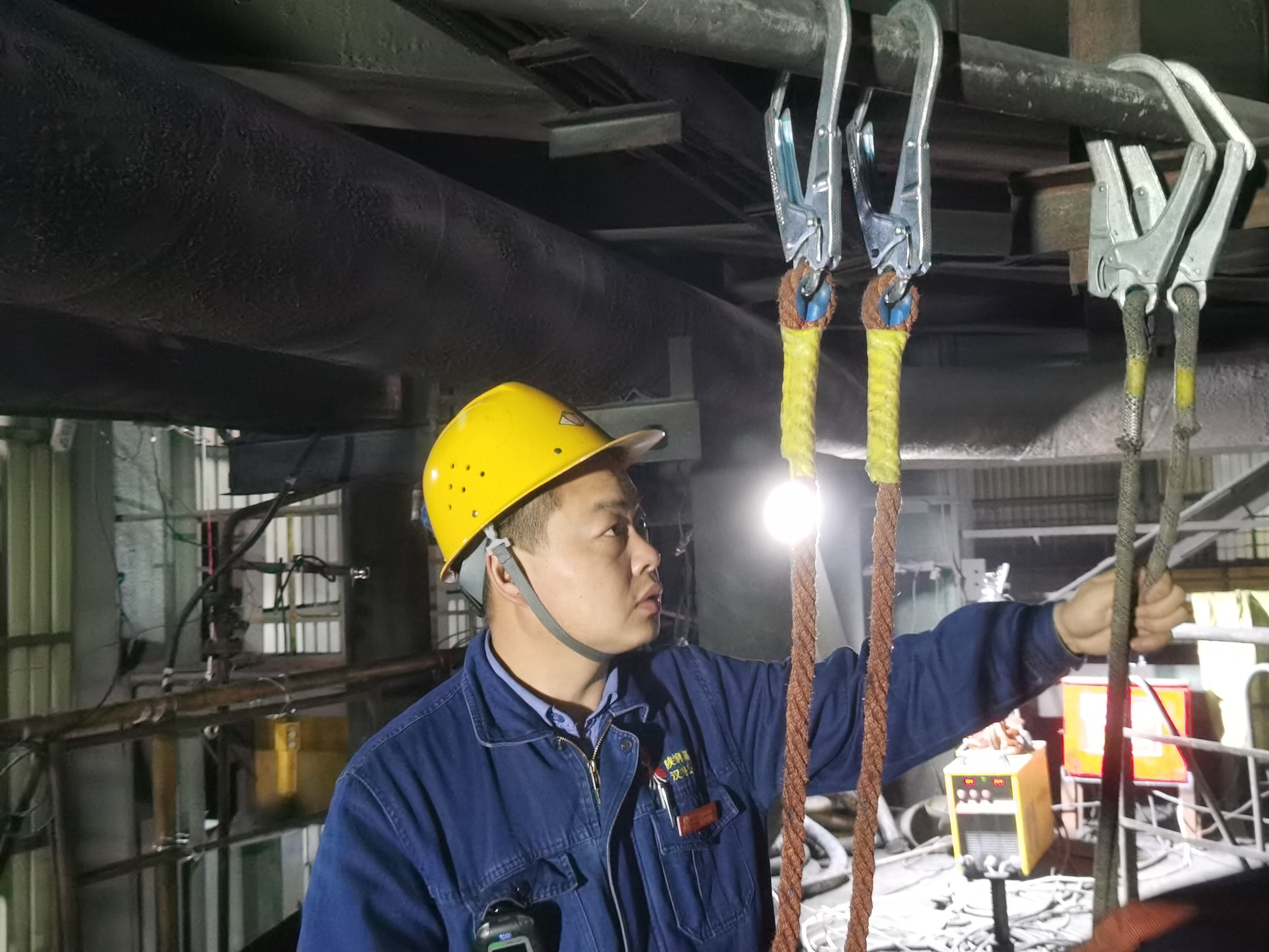 钢城追梦 青春无悔 钢城追梦 青春无悔