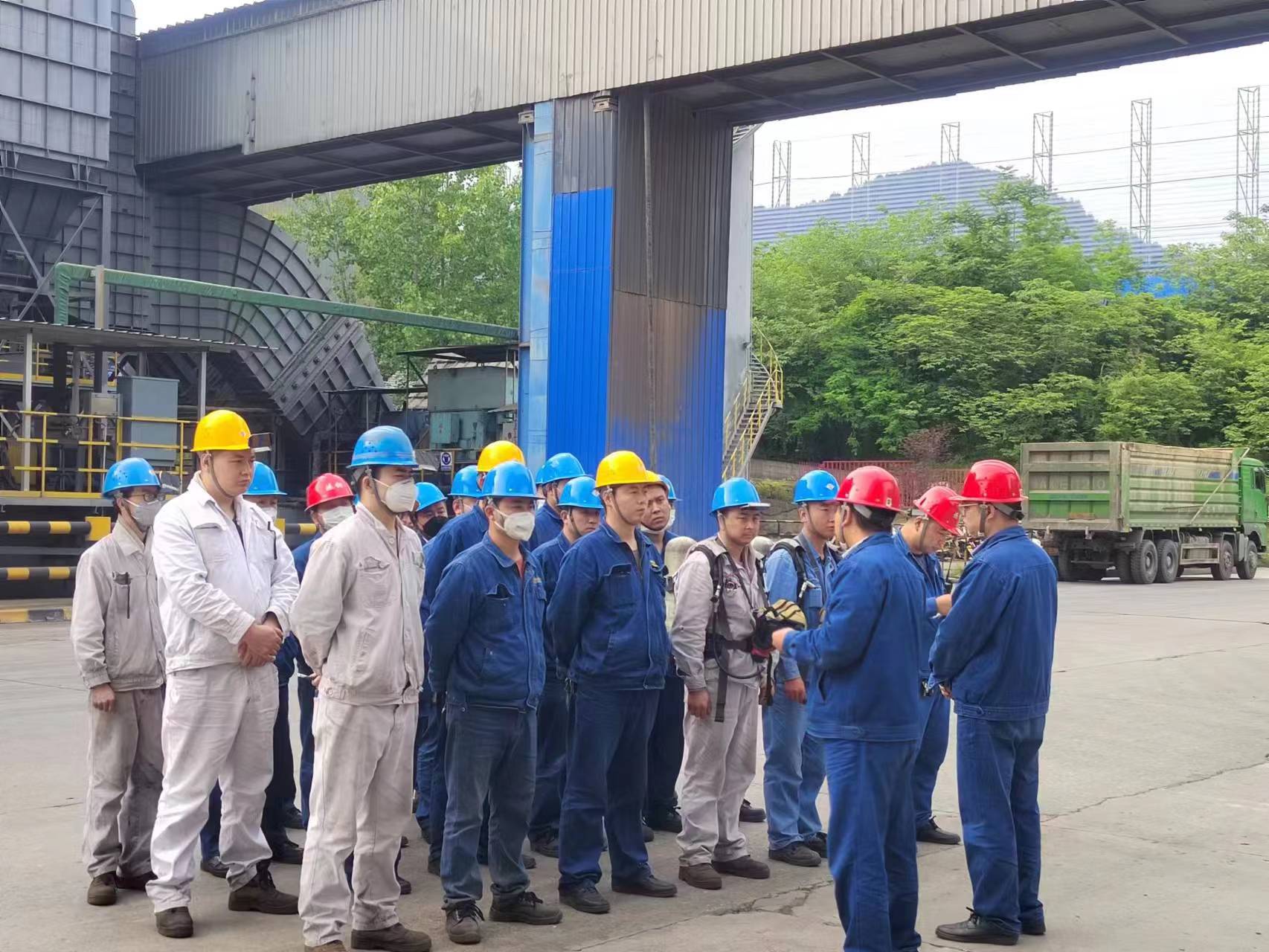 用奋斗书写 以担当作答