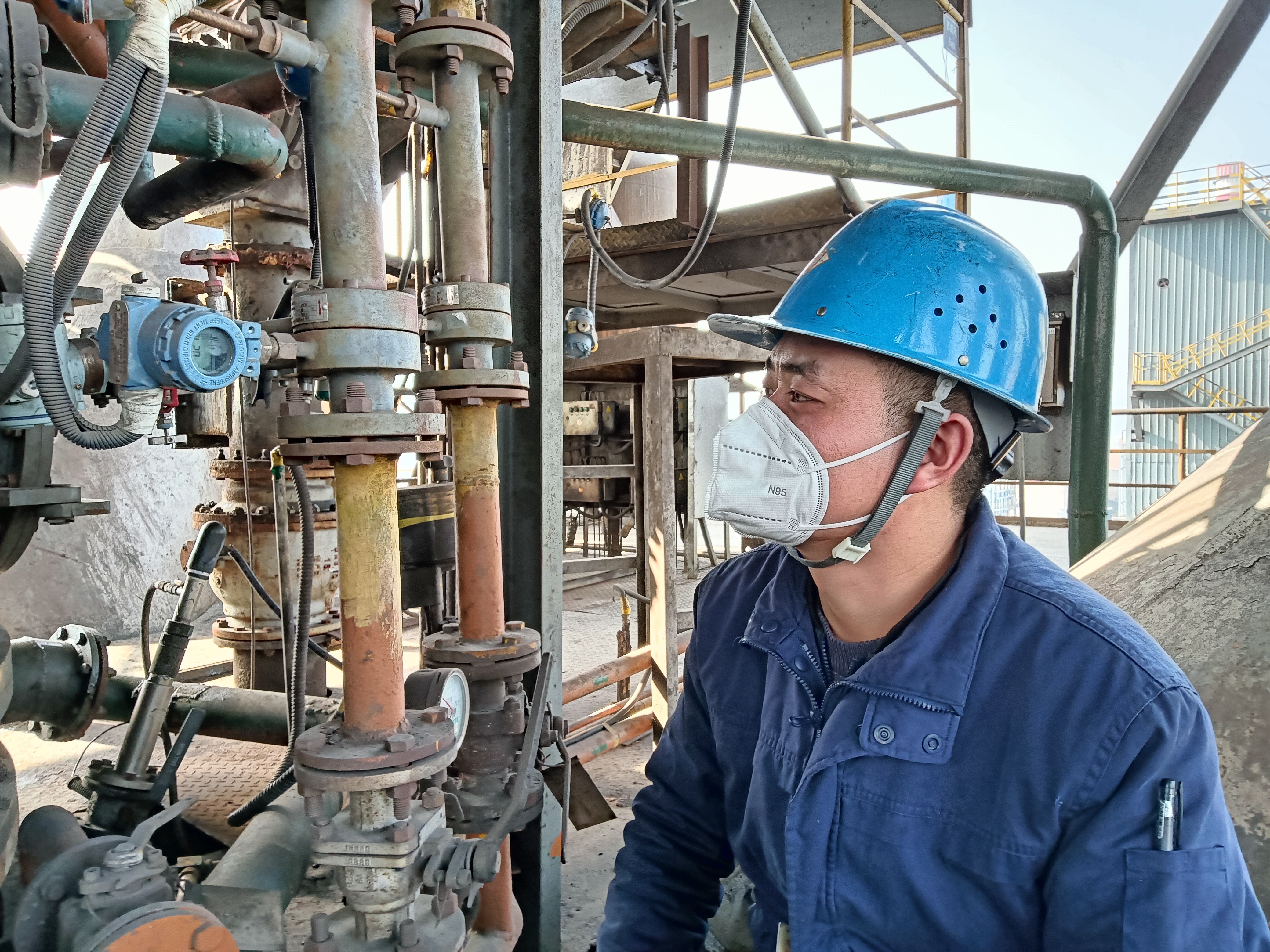 上料一线，看班长李涛如何精打“算盘”细算账