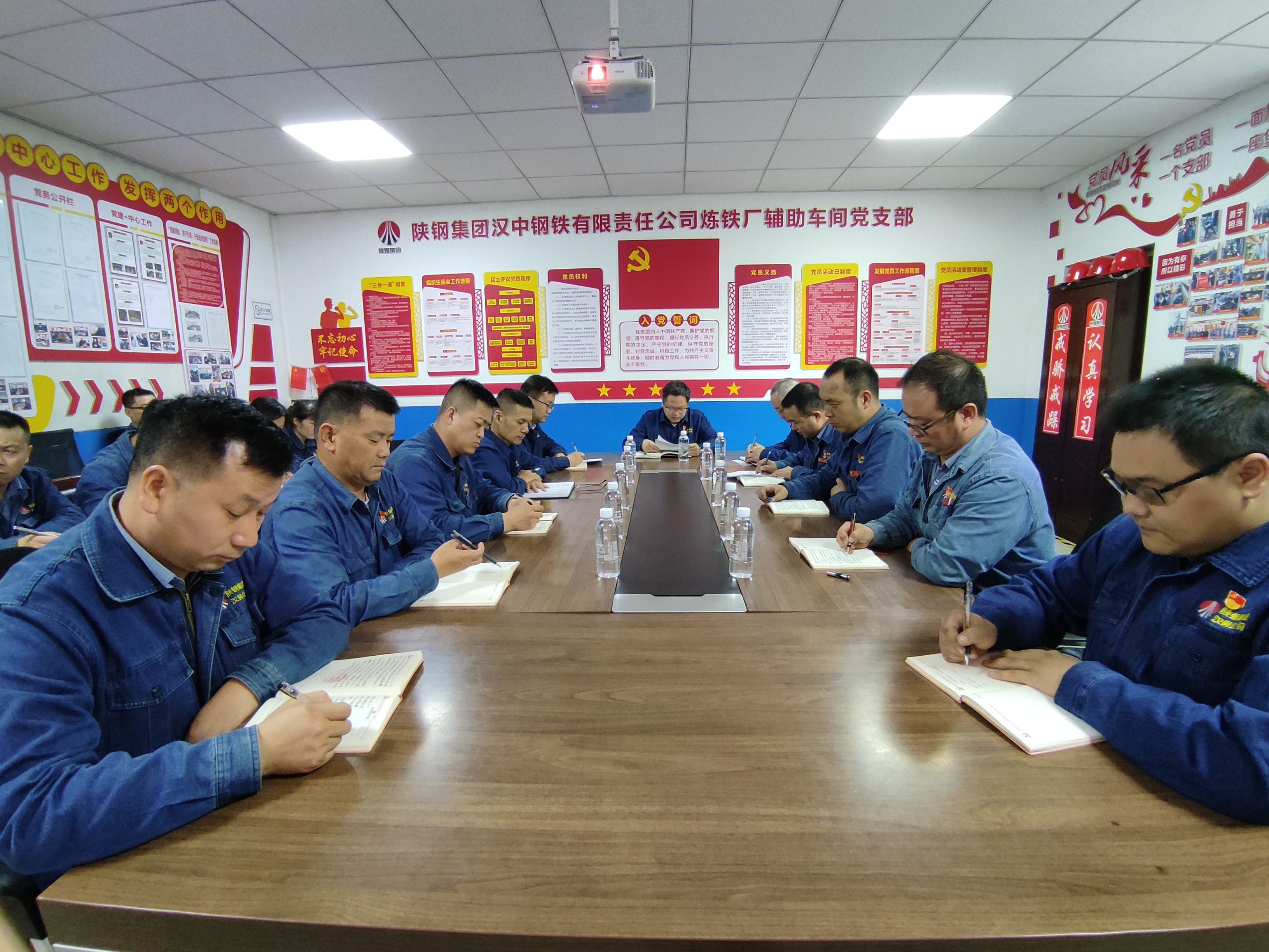 同向发力、同题共答、同学共研！把主题教育引向深入