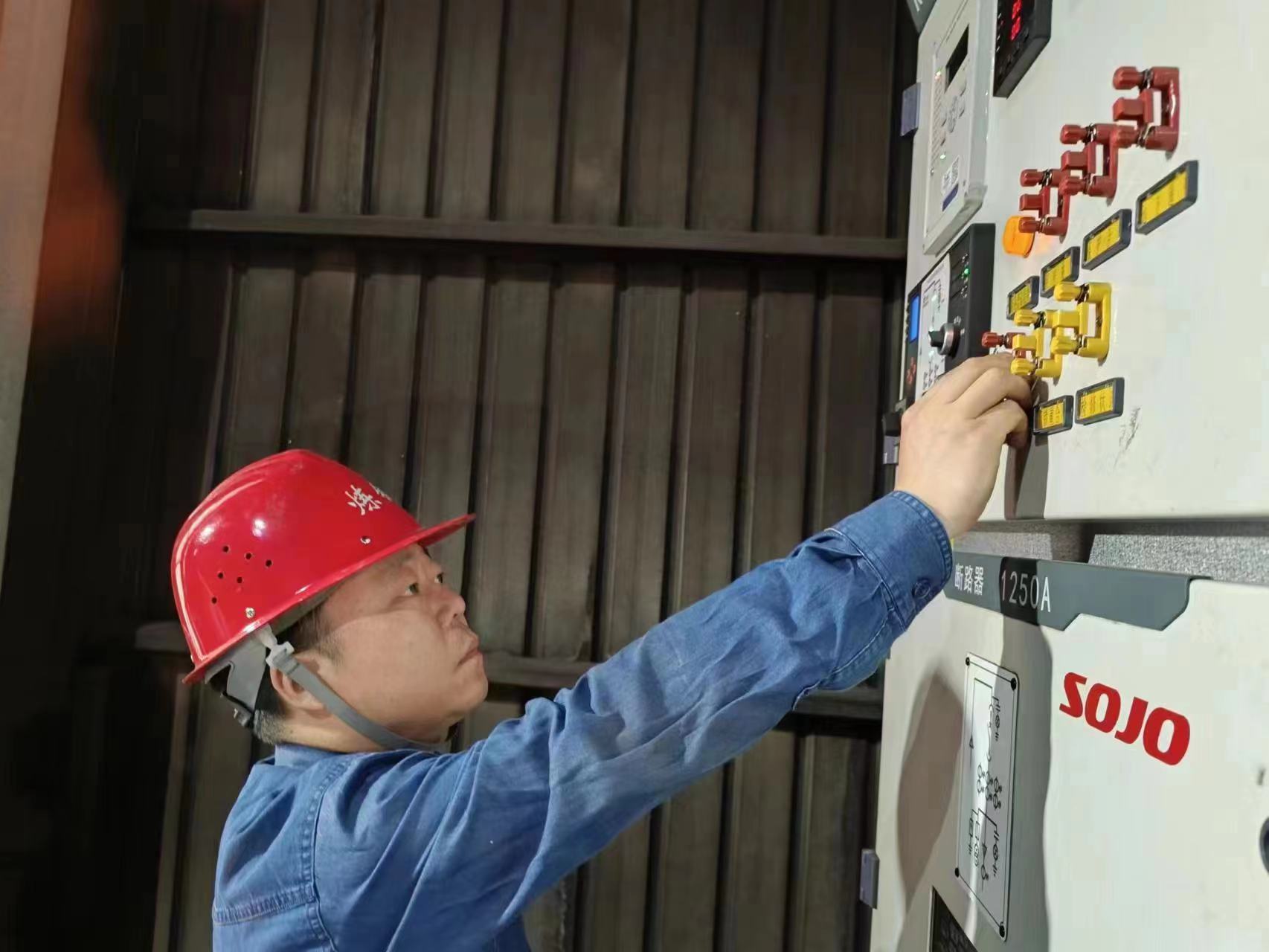 扎根一线做“惠”飞的“超人” 扎根一线做“惠”飞的“超人”