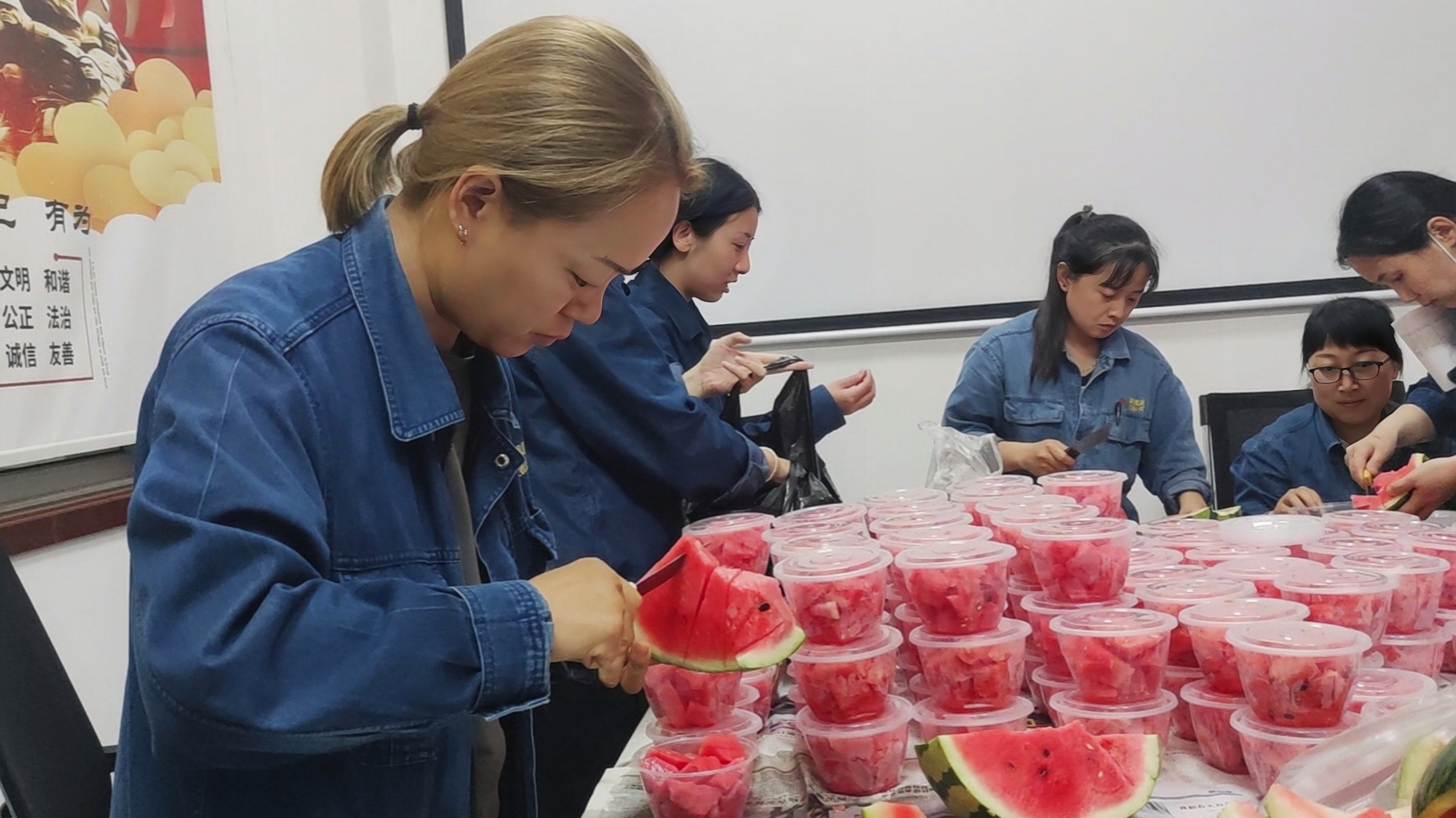 满分热情，答好高温“烤”卷