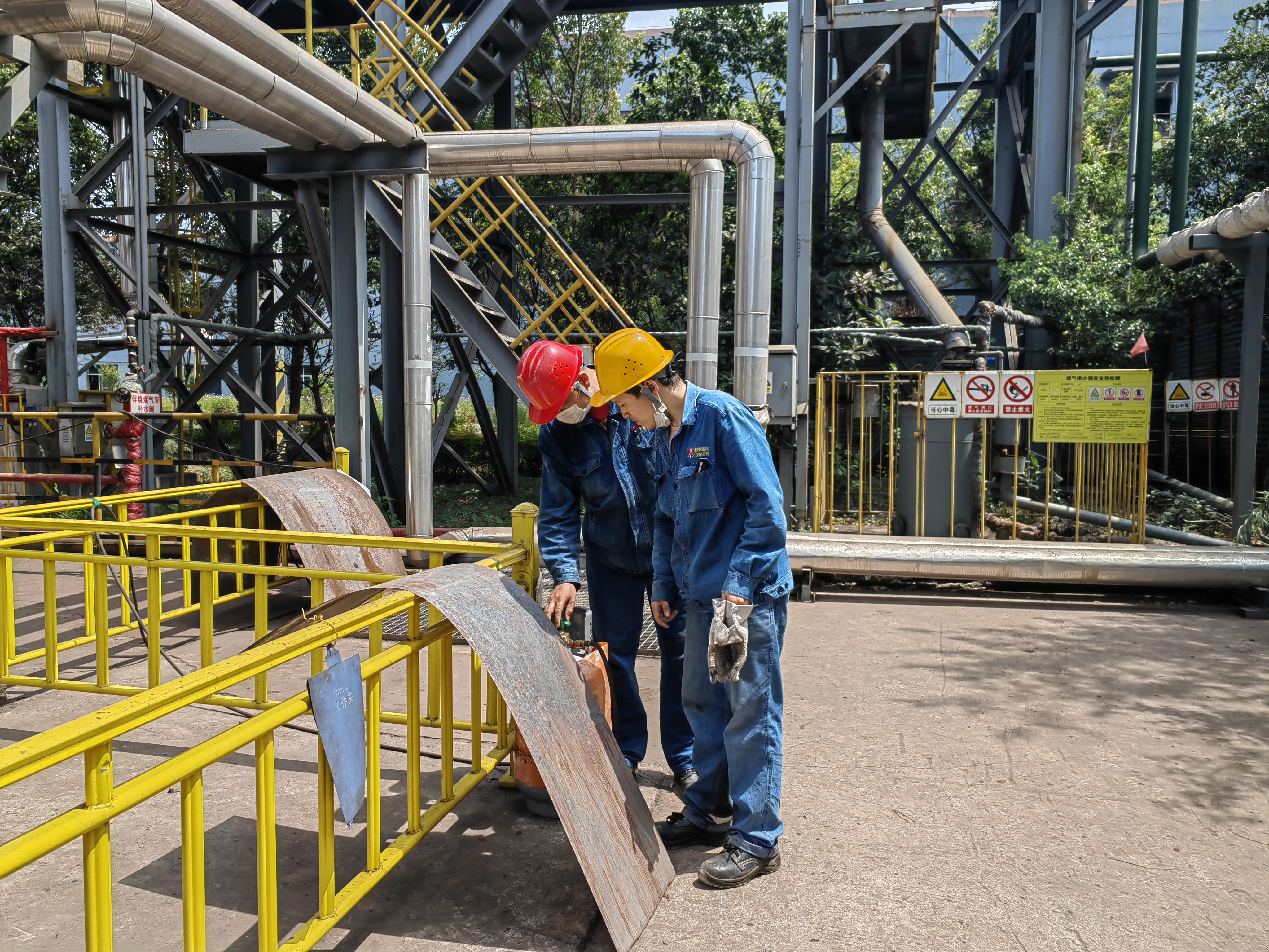 无惧“烤”验，炼钢厂防暑降温ING