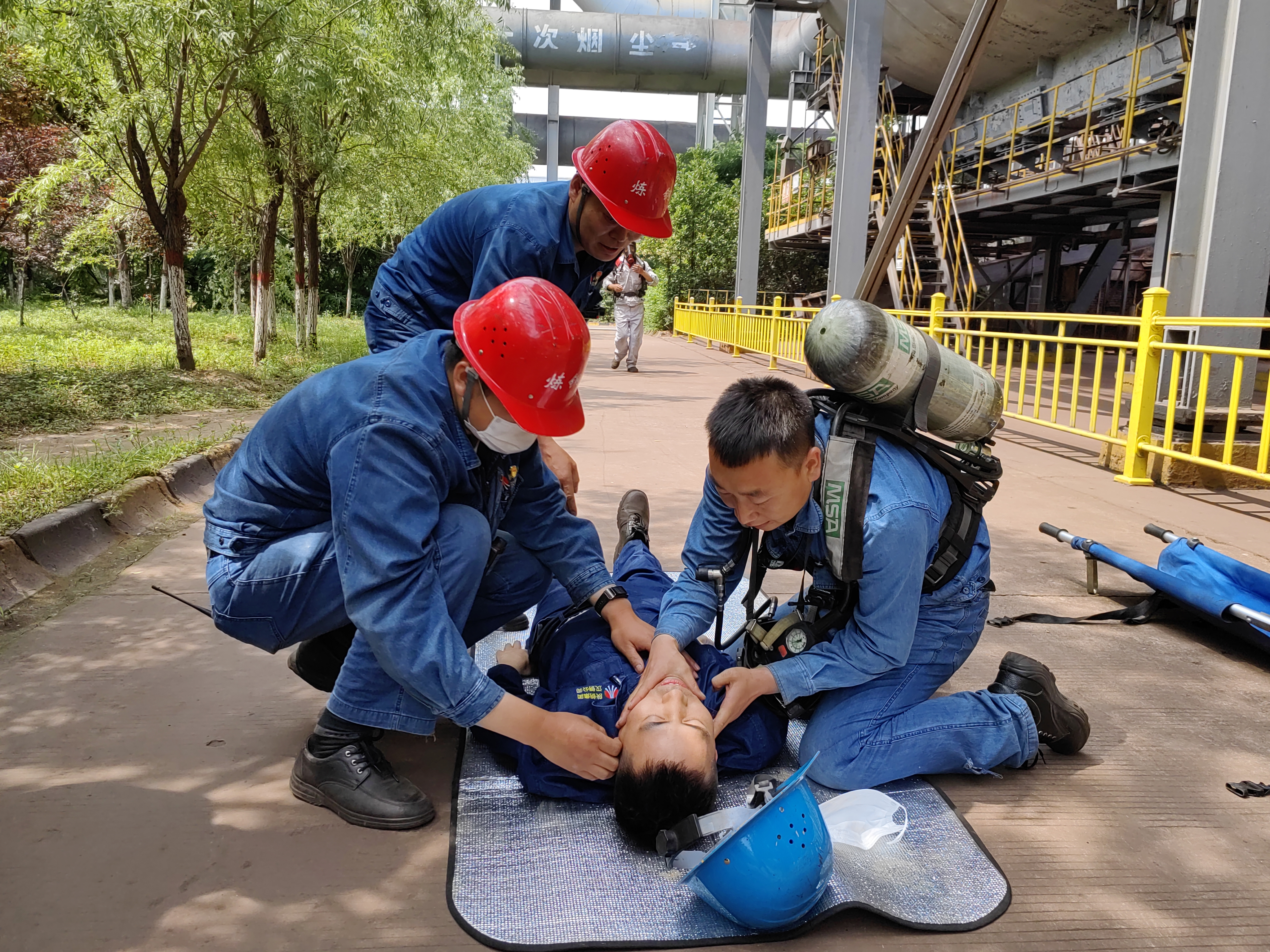 无惧“烤”验，炼钢厂防暑降温ING