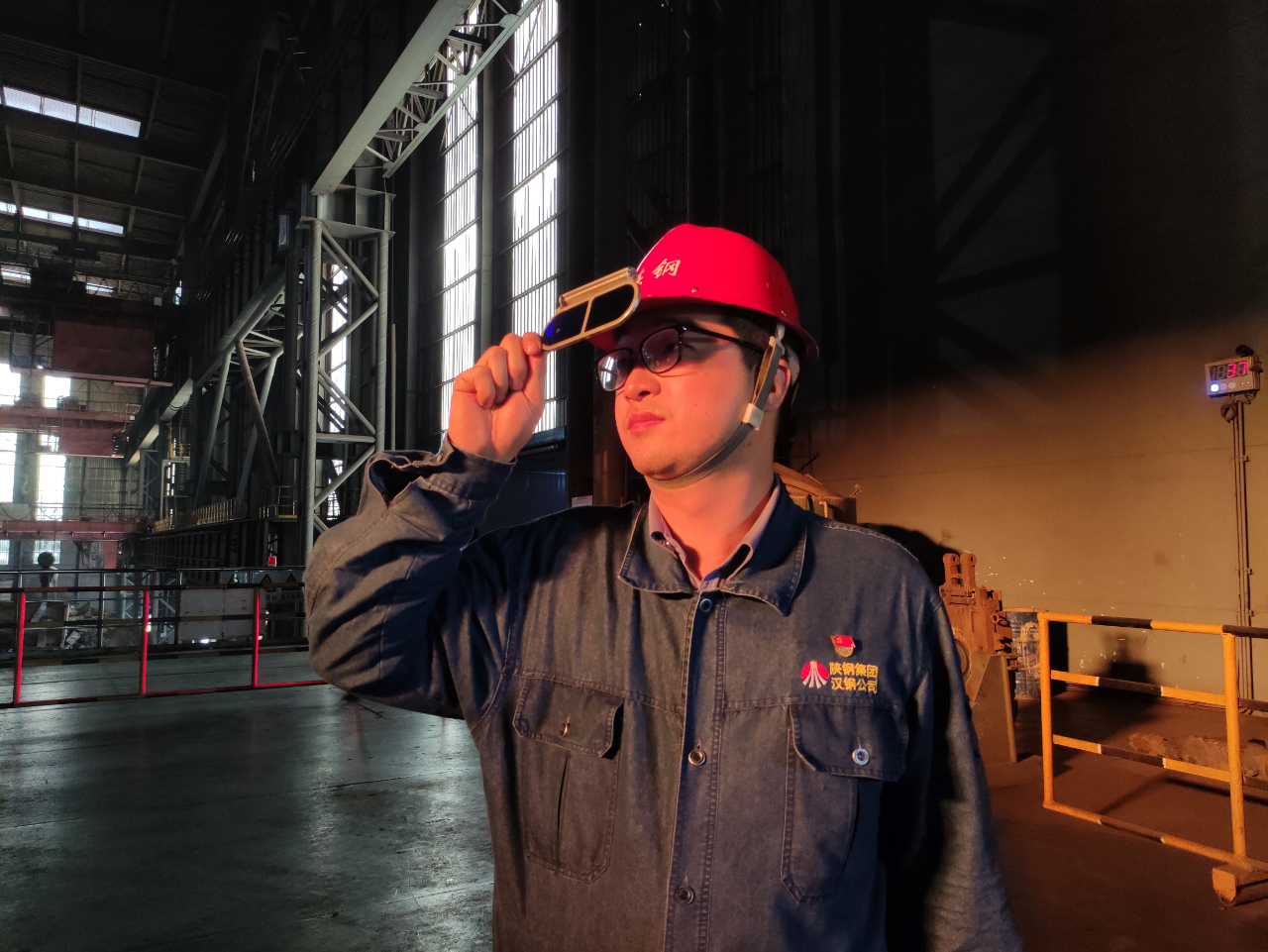 炼钢一线,看他逐梦飞翔 炼钢一线,看他逐梦飞翔