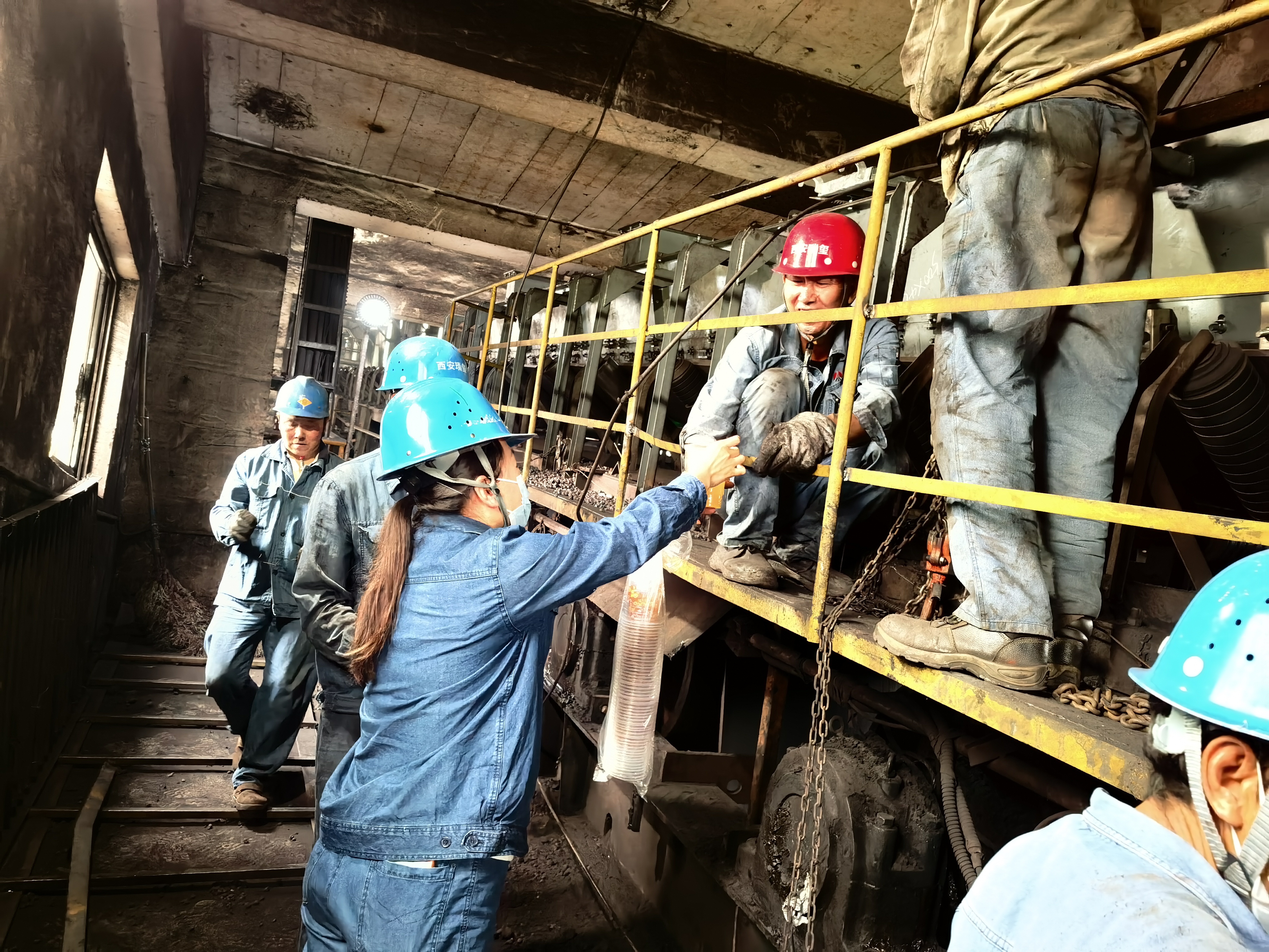 不惧“烤”验，定格高温下的每一份坚守