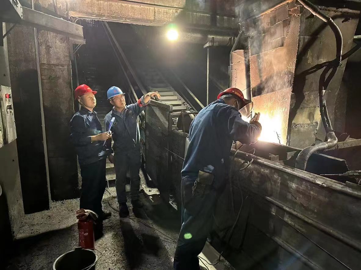 冒酷暑、战高温，他们迎“烤”而上