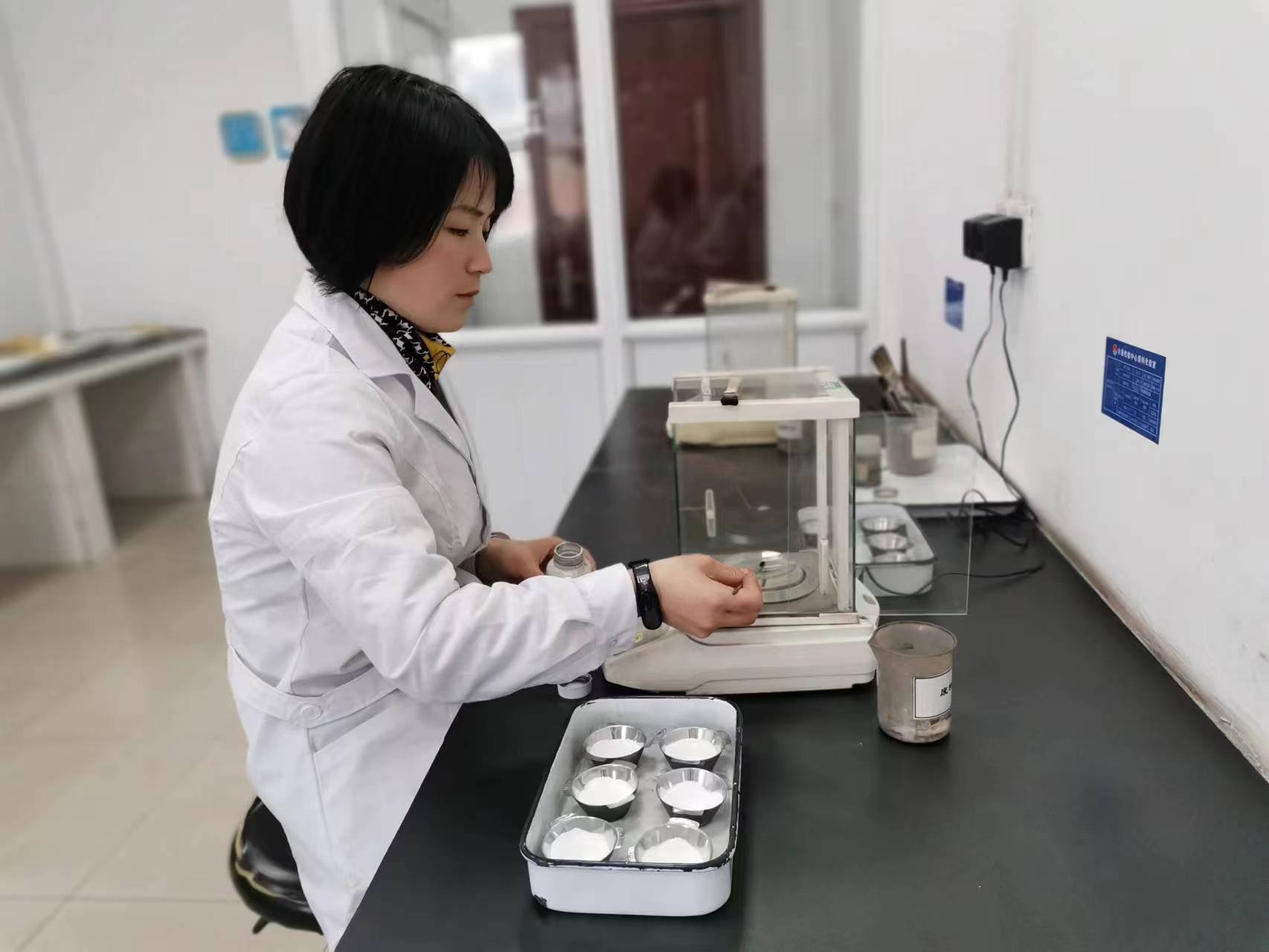 以敬业为笔，绘就精彩人生