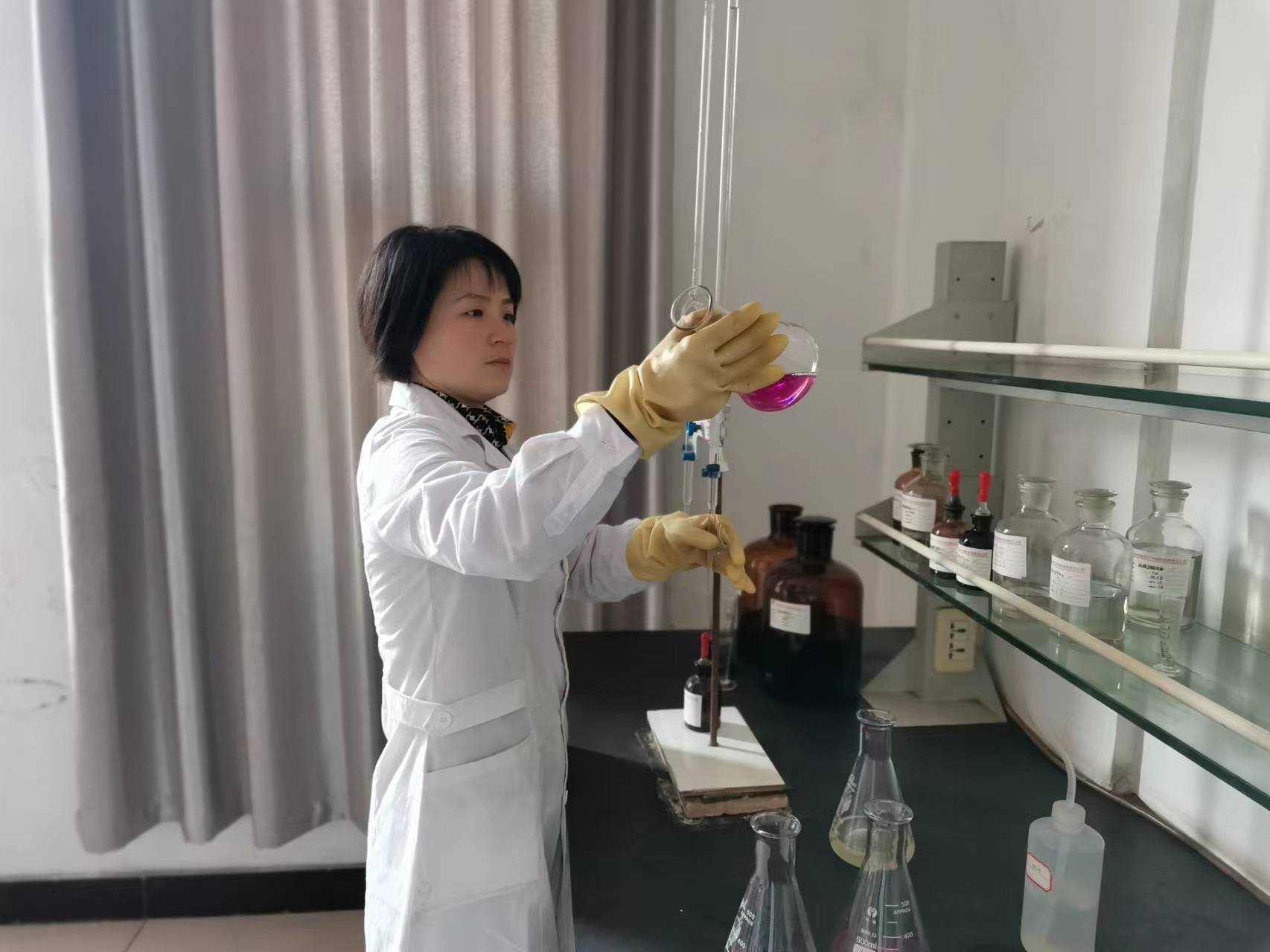 以敬业为笔，绘就精彩人生