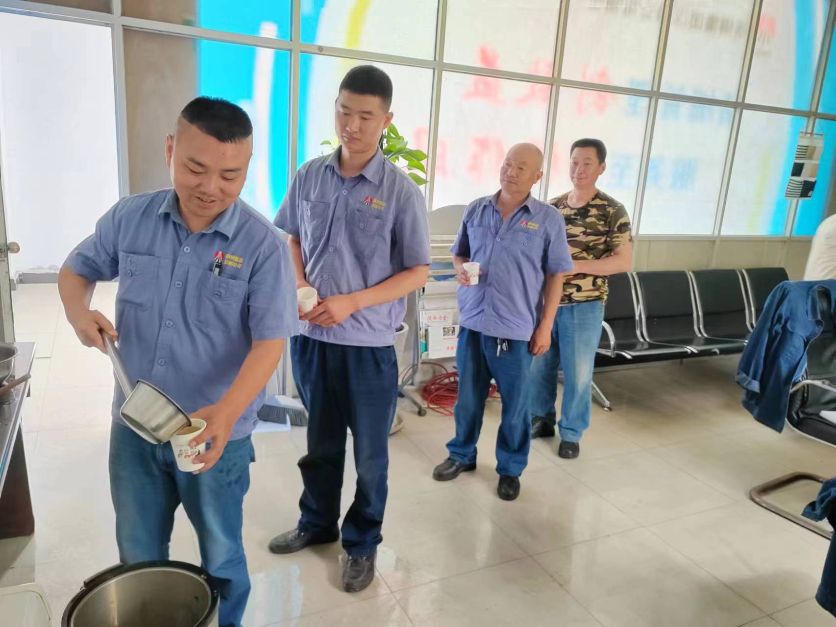 这份盛夏“套餐”，暖心聚力促生产