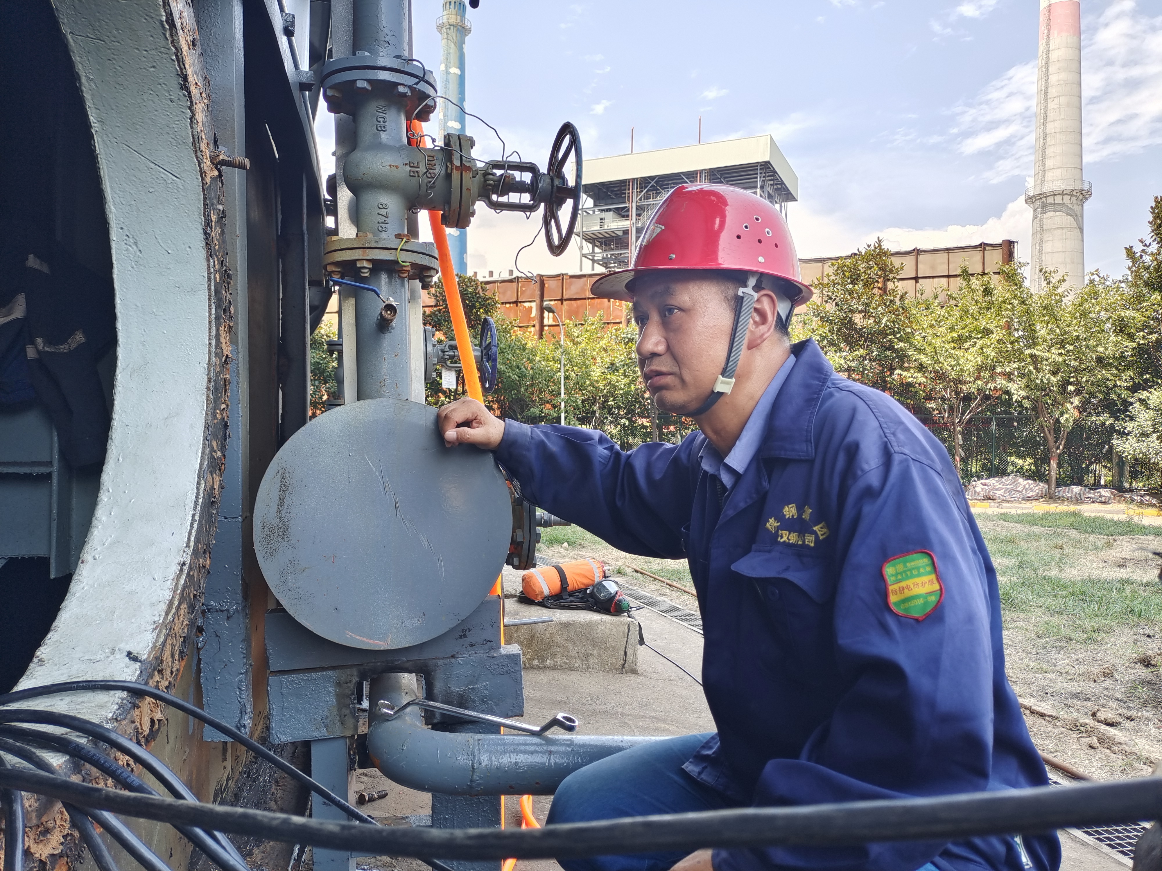 脱下军装,他们依然是一线的“兵” 脱下军装,他们依然是一线的“兵”