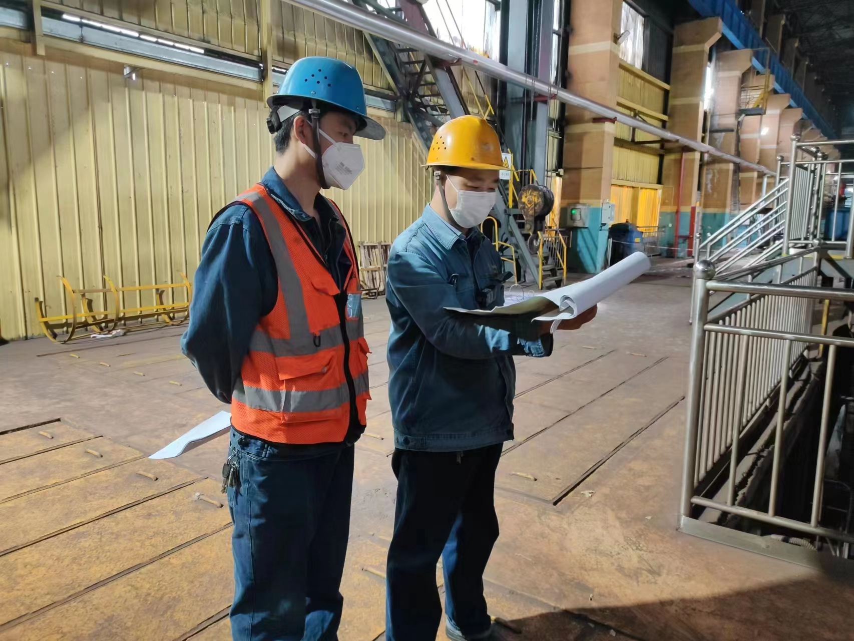 “黄袍加身”捍卫作业现场安全 “黄袍加身”捍卫作业现场安全