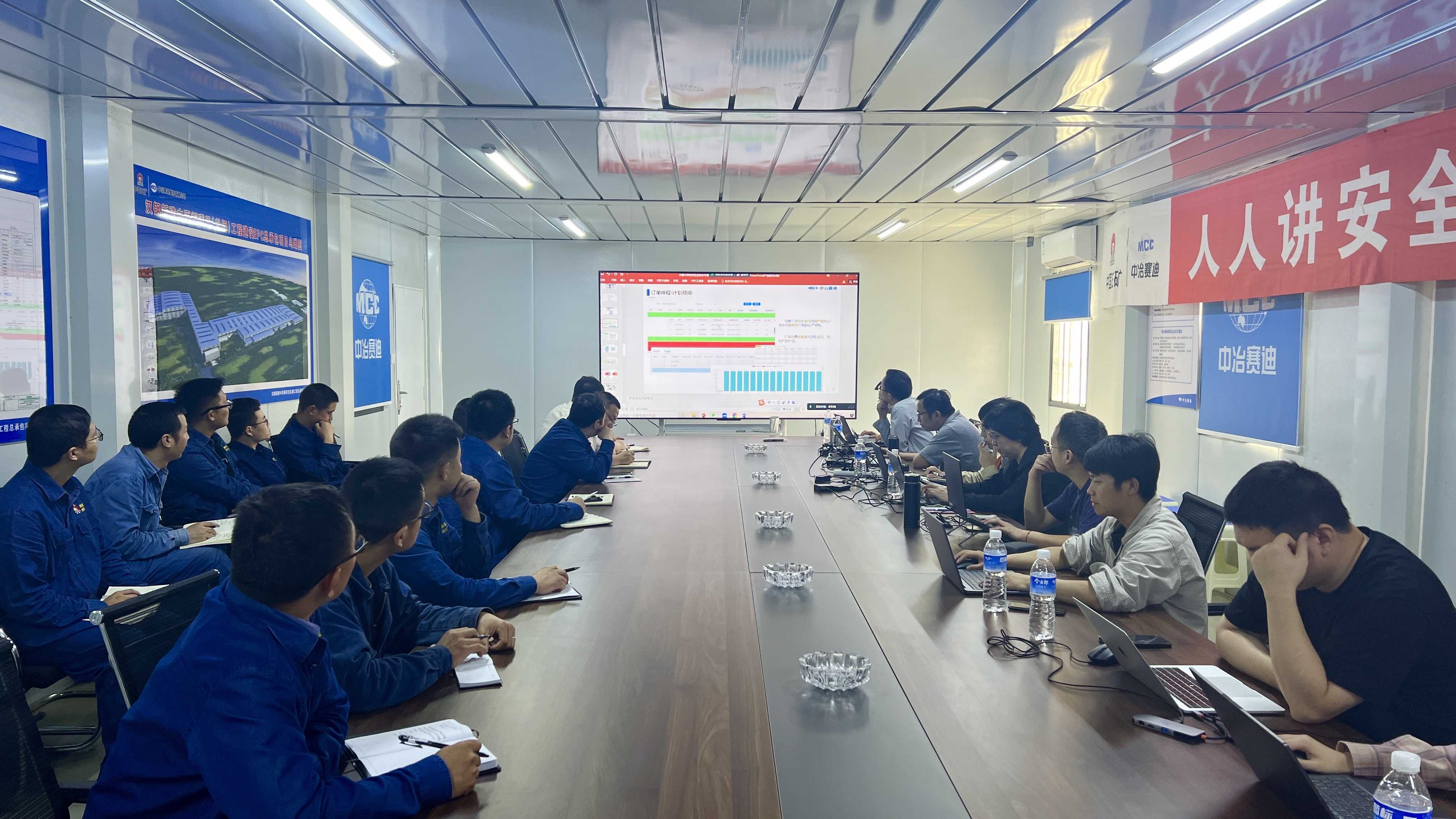 “五支彩笔”描绘项目建设“新画卷”