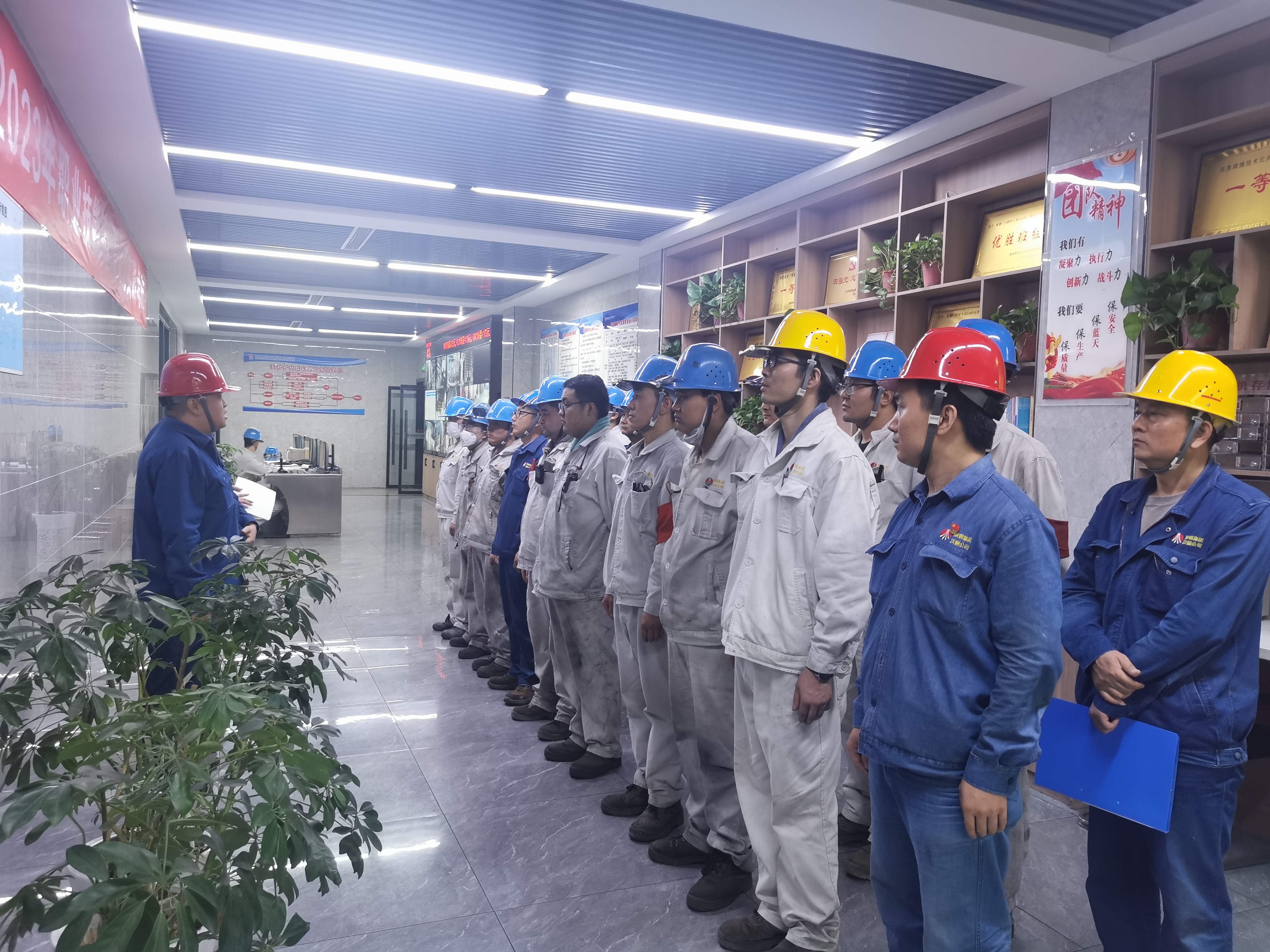 特种作业再“提挡” 筑牢安全“防火墙” 特种作业再“提挡” 筑牢安全“防火墙”