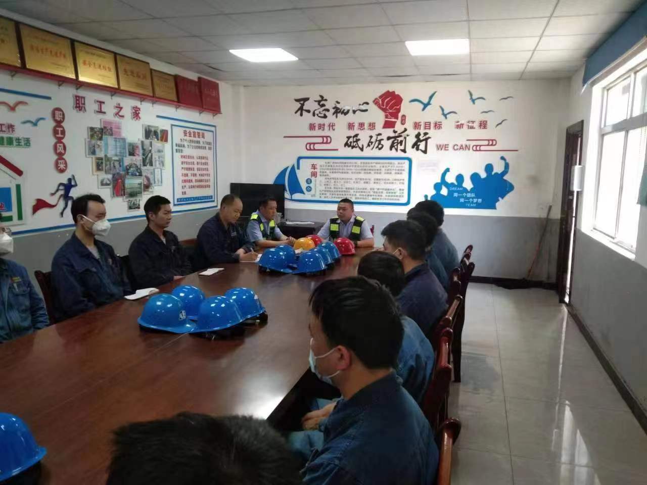 织密“三张网” 筑牢交通安全“铜墙铁壁”