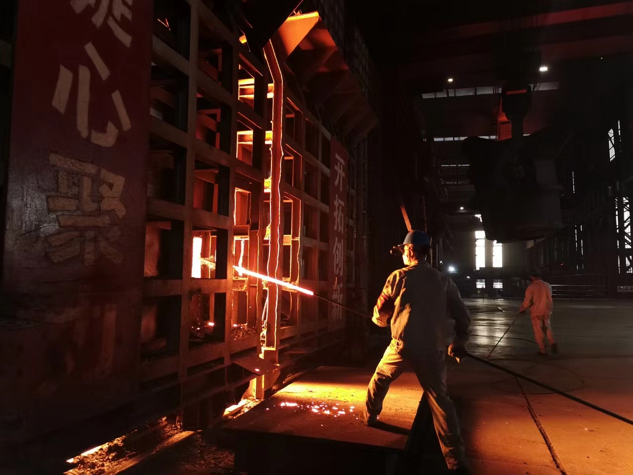 铆足“三股劲”，助推“实干之舟”扬帆远航