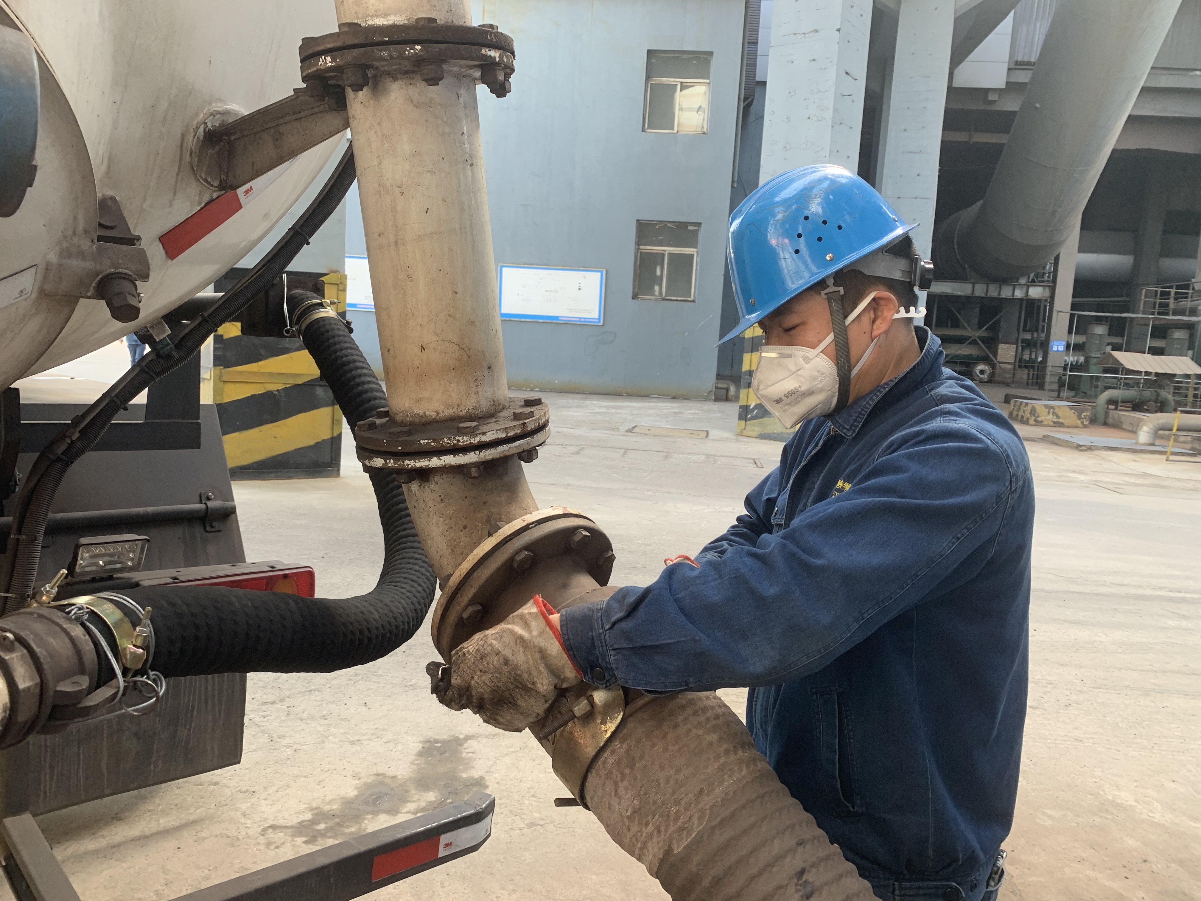 生产赛道上，钢城青年奔跑ing