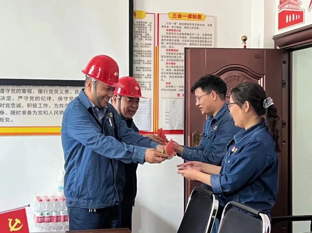 降“伏”酷暑，他们安全度夏有“凉”策