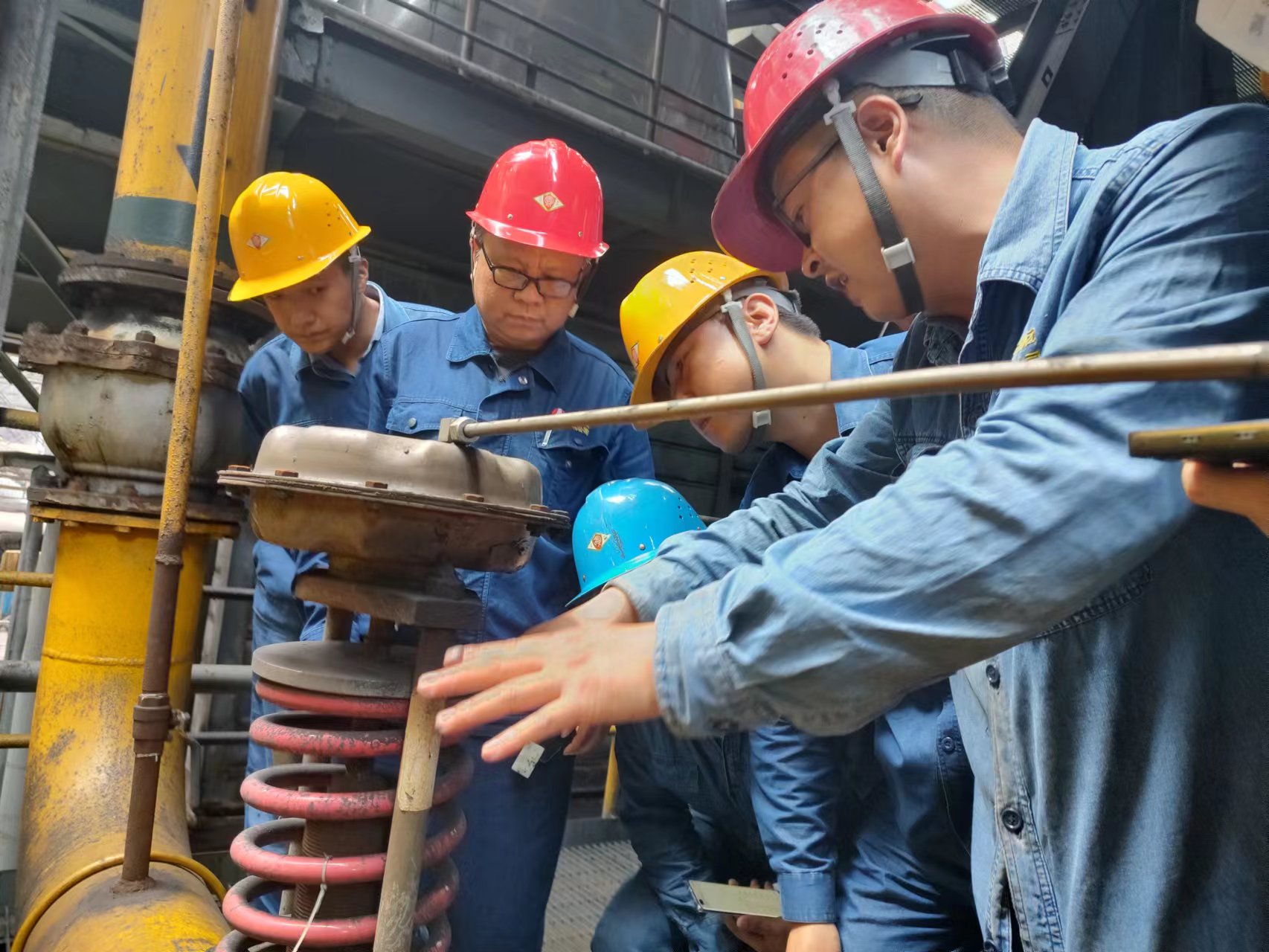 “师带徒”,让人才沉心干事 “师带徒”,让人才沉心干事