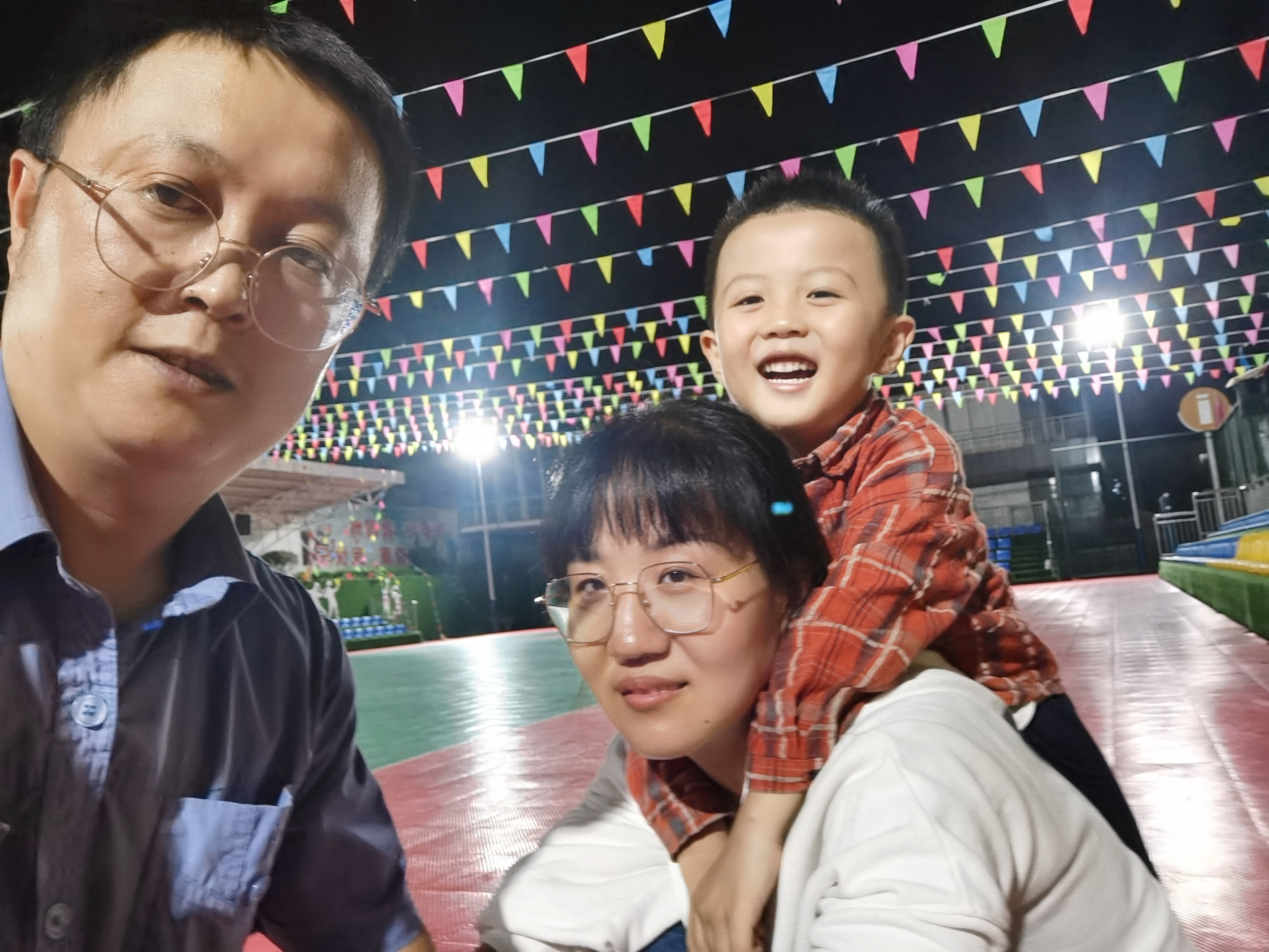 他们的爱情，远不止“我爱你”……