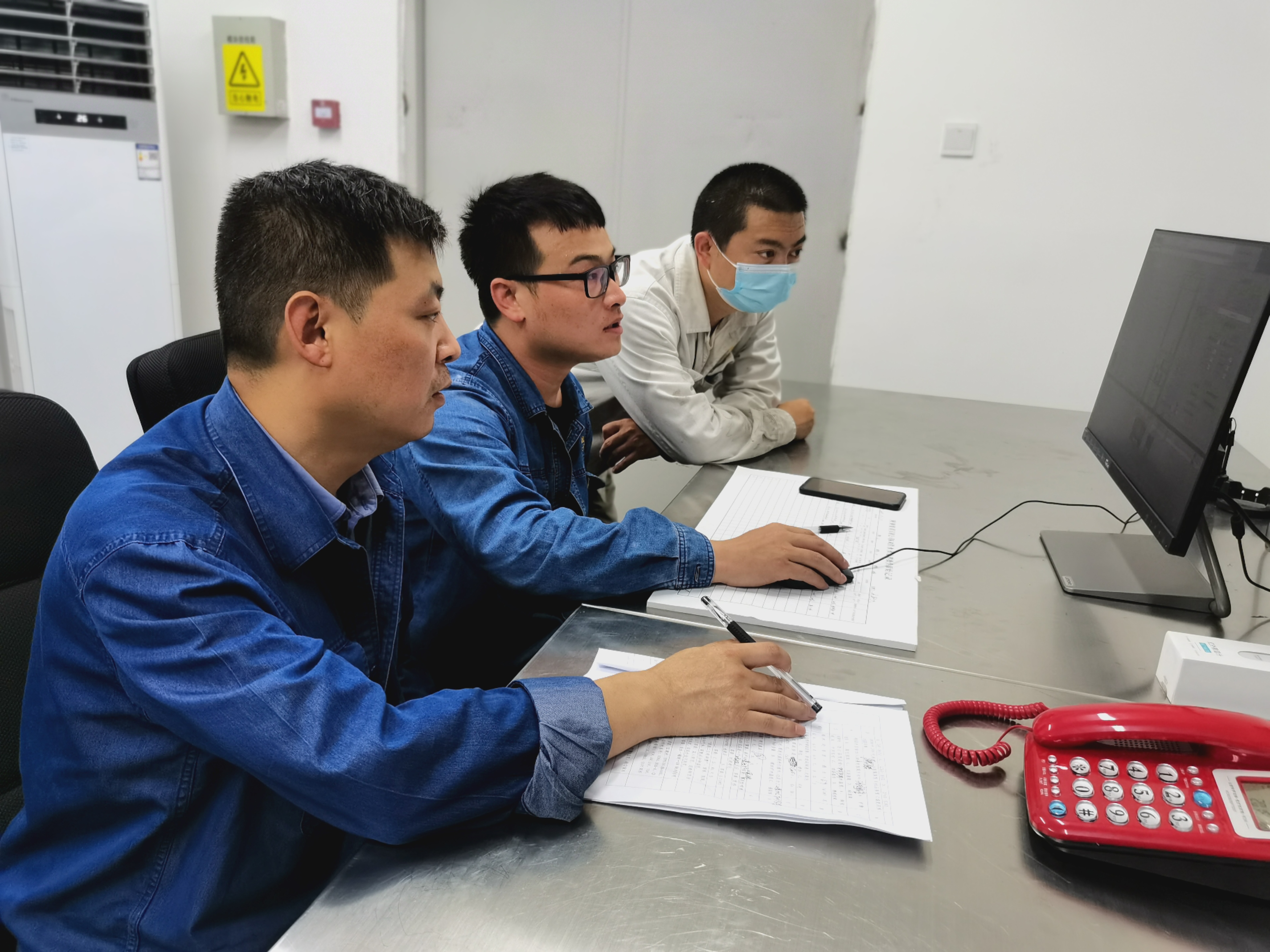 何以能“咬铜吃铁”，只缘他有“钢牙利齿”