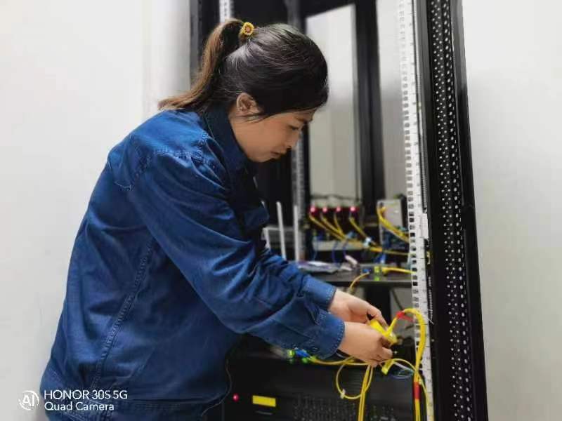 绽放在钢城里的“四季之花” 绽放在钢城里的“四季之花”