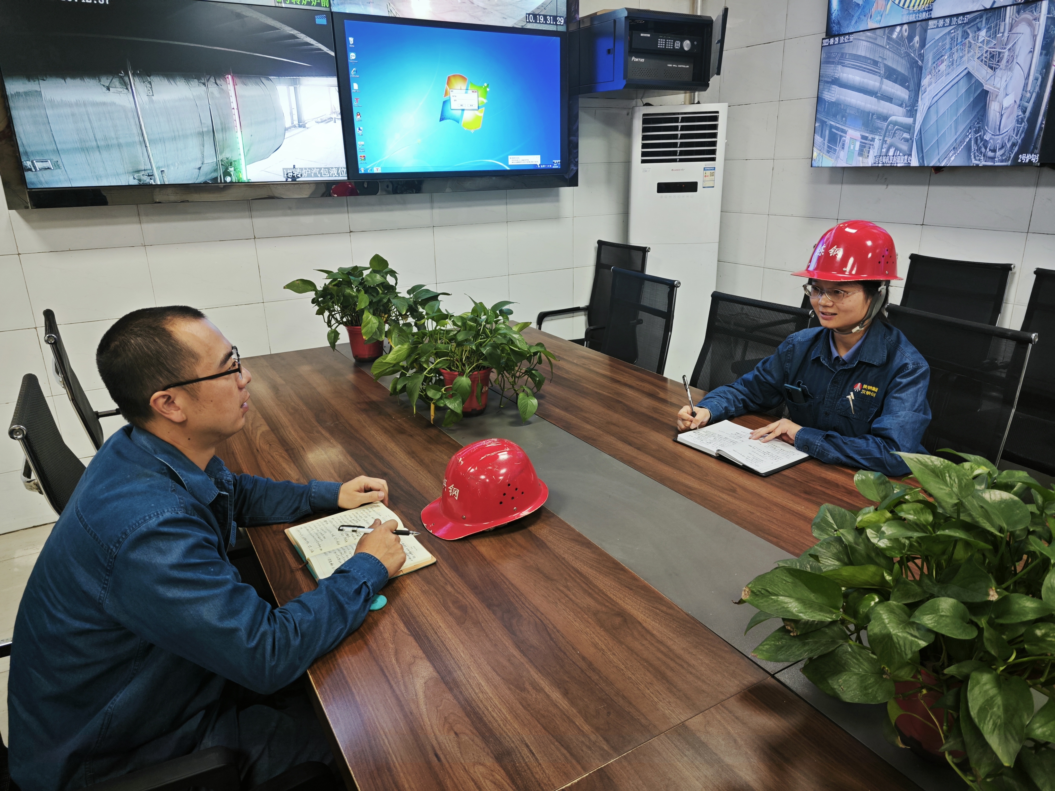 紧盯“升学季” 作好“廉文章”