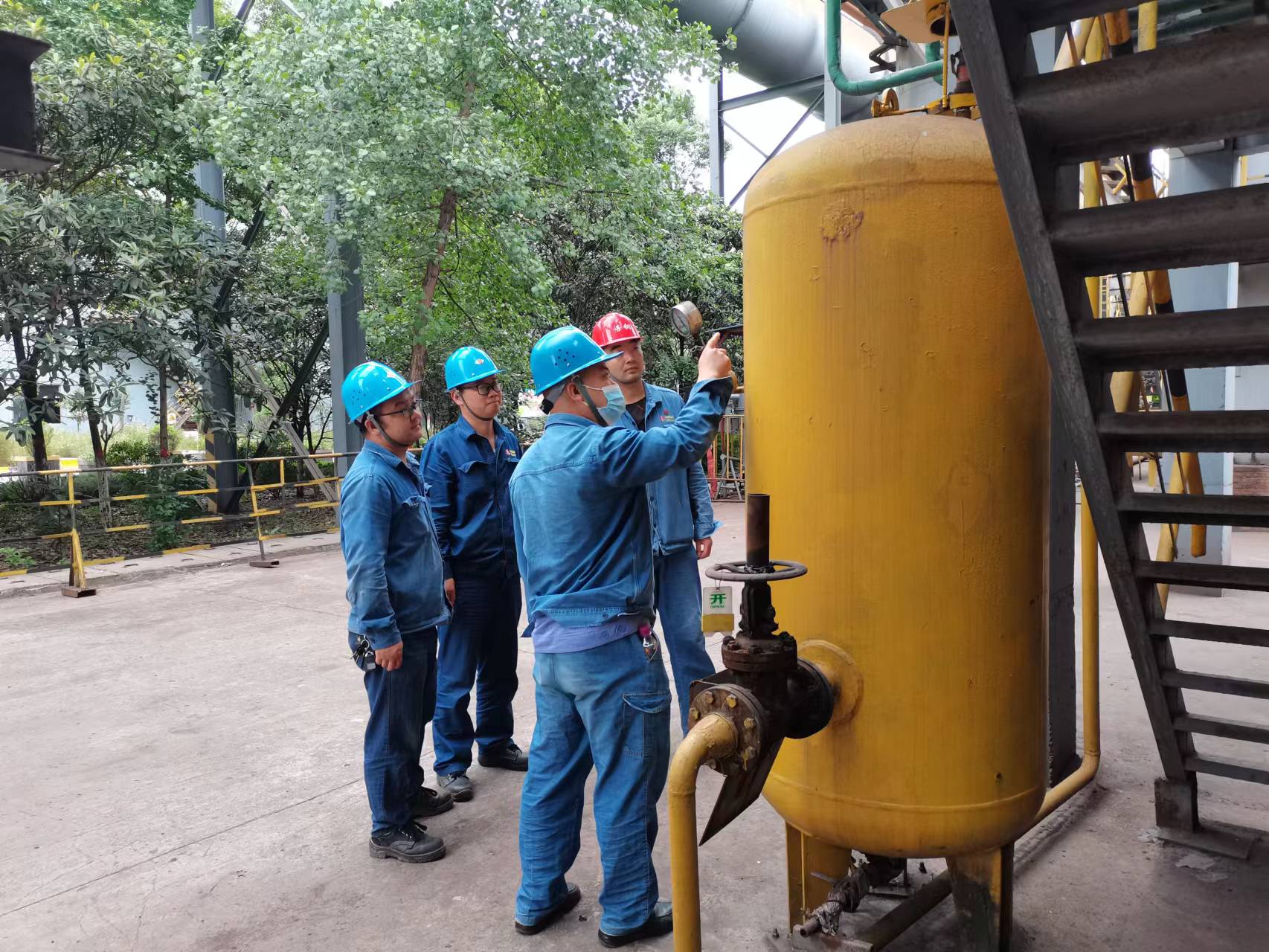 承压奋进促提升 推进设备管理破浪前行