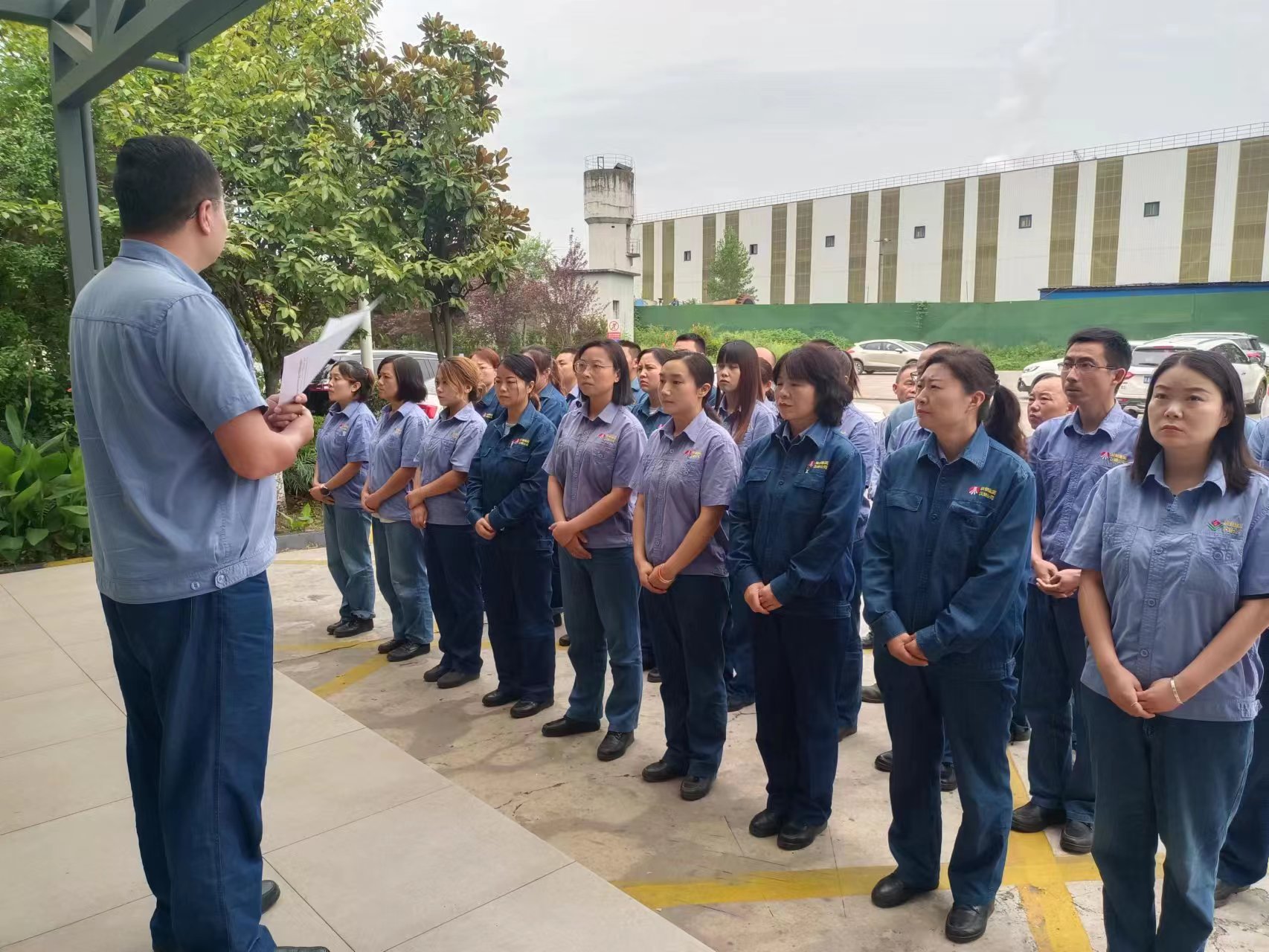 立足“严、细、实”，拧紧安全管理阀