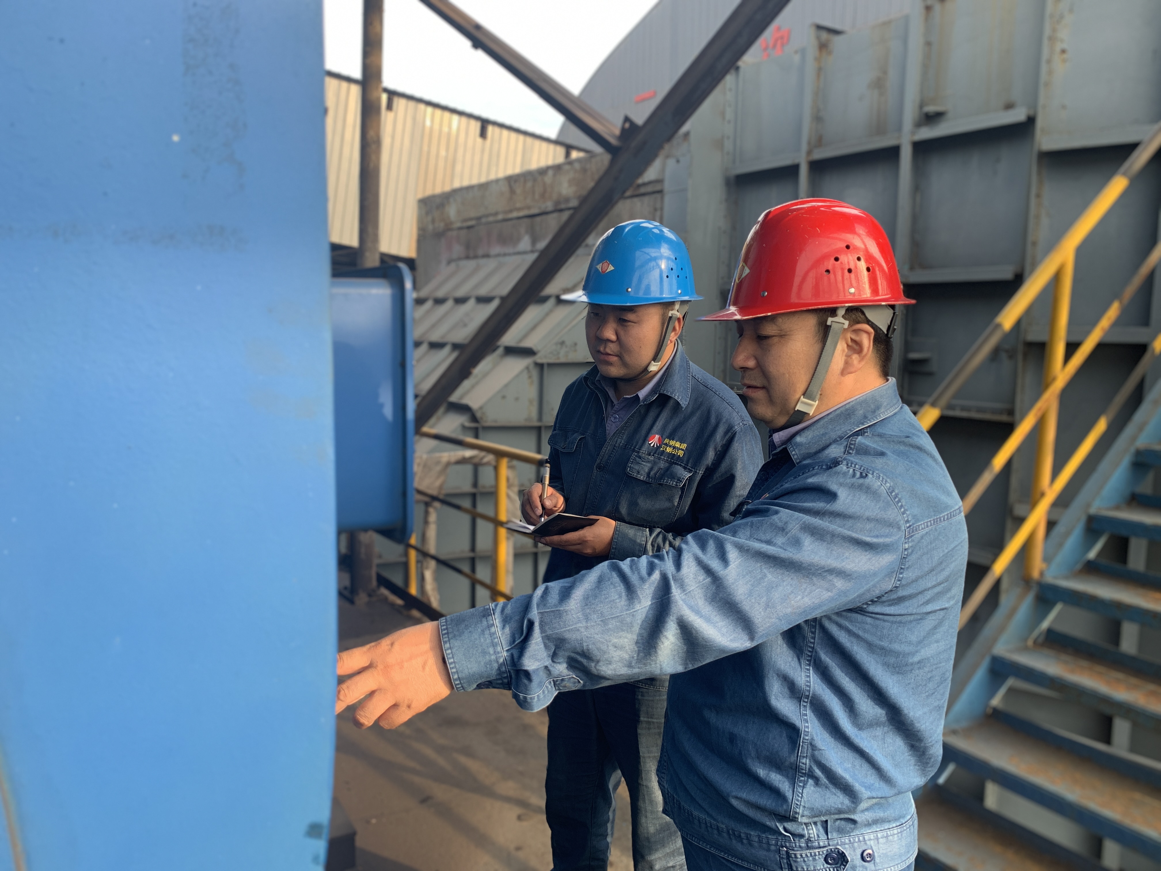 “青蓝相继”激活人才发展新动能 “青蓝相继”激活人才发展新动能