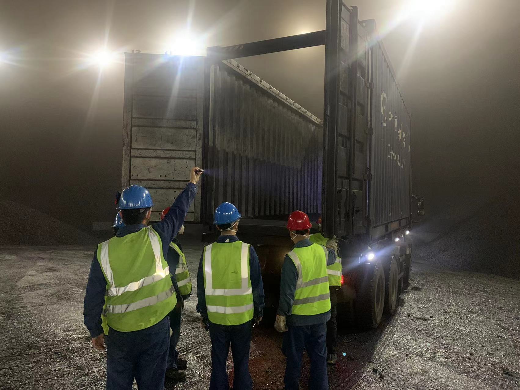 囤料满仓过双节