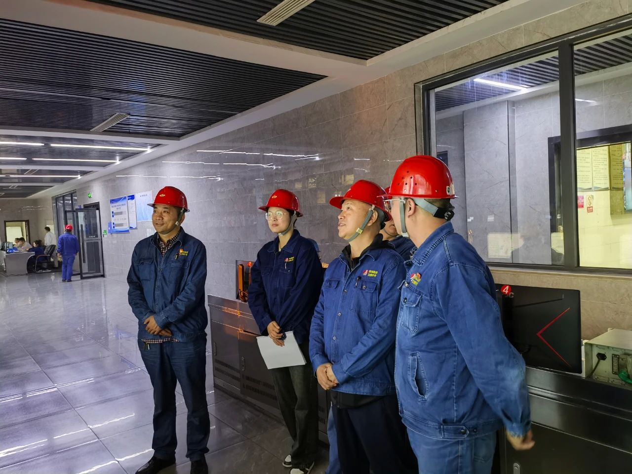 谢巍带队开展节中安全检查 谢巍带队开展节中安全检查