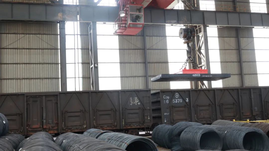 转型升级迈出重要一步!汉钢公司首批中厚板板坯正式装车销售 转型升级迈出重要一步!汉钢公司首批中厚板板坯正式装车销售