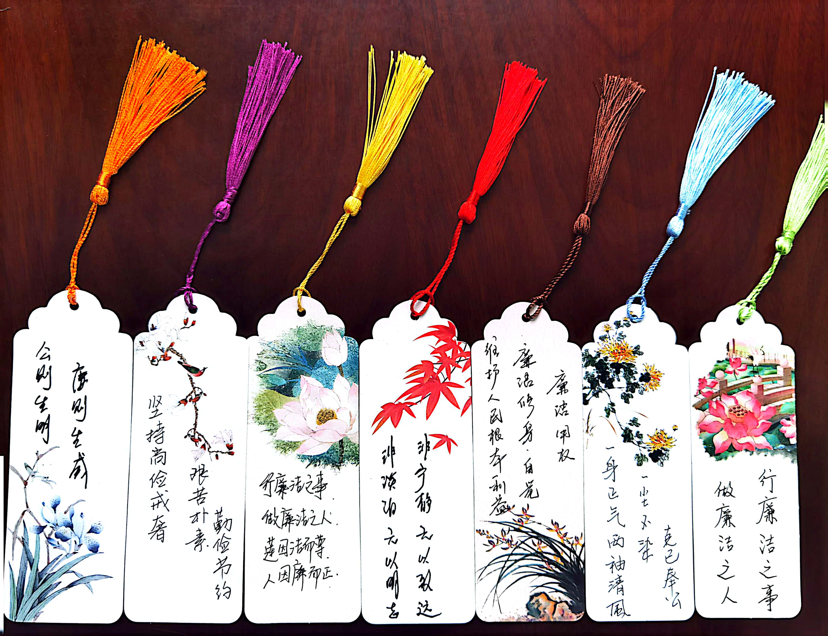 小小书签传“廉”意，洁身自律记于心