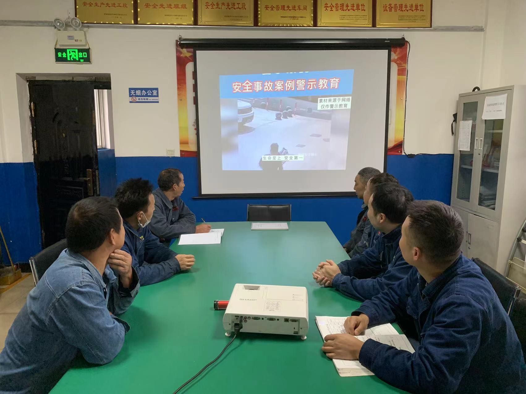 倾注“三情” 履步不停