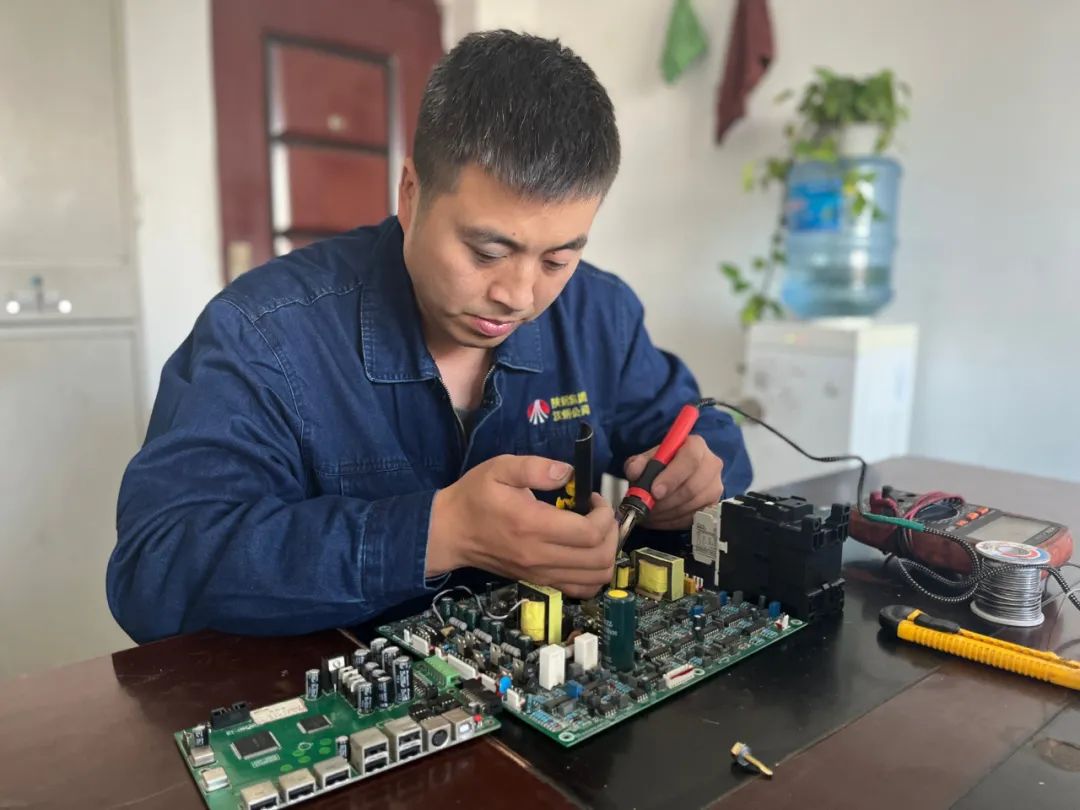 金秋时节，他们相约“走”一线