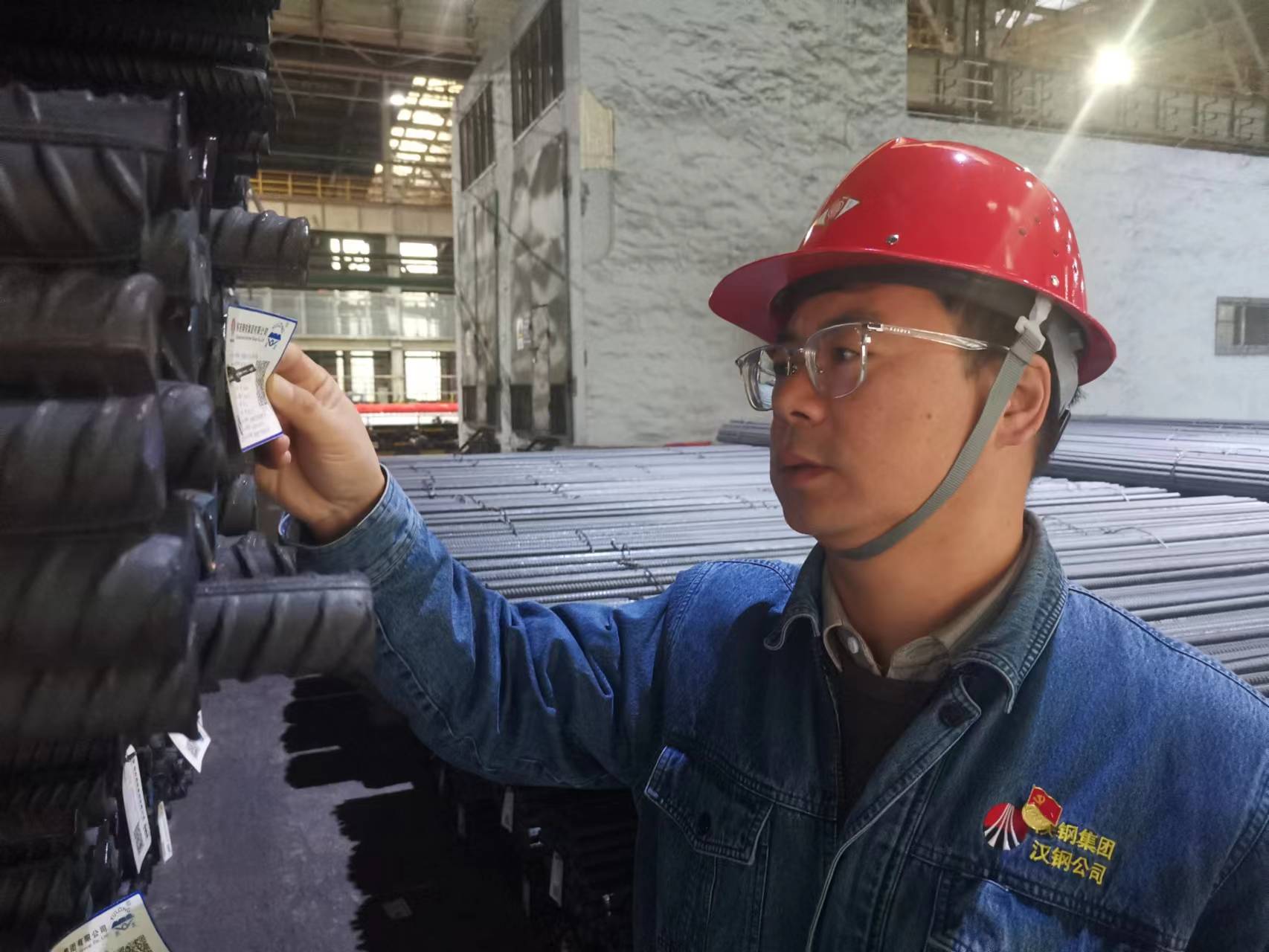 看，他的青春“闪闪发光”