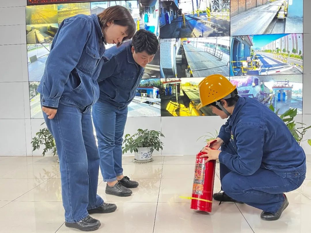 他们的暖，在这个冬天与员工相伴