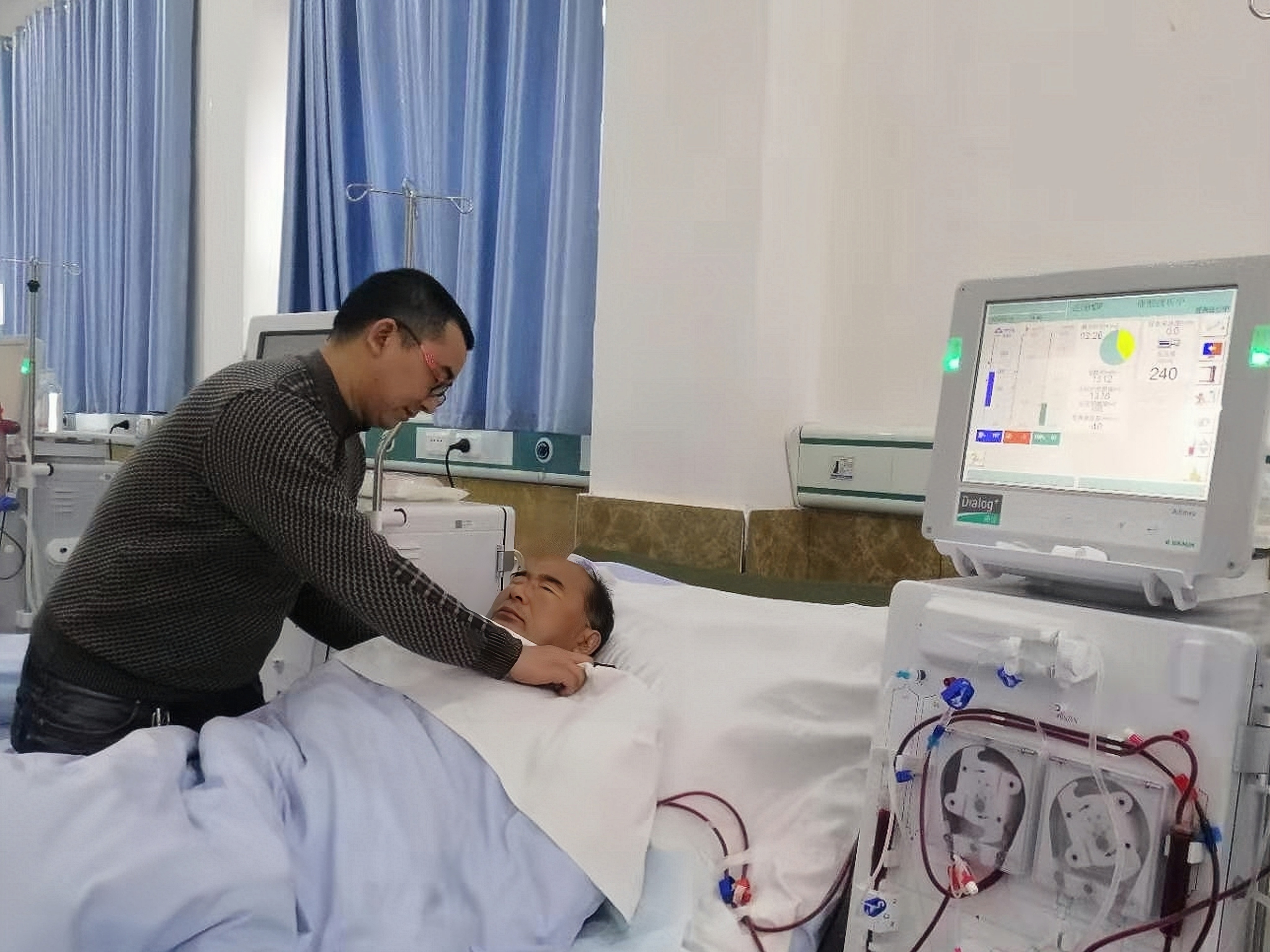 8年坚守,诠释“孝老爱亲”时代内涵——记汉中市孝老爱亲“最美系列人物”张磊 8年坚守,诠释“孝老爱亲”时代内涵——记汉中市孝老爱亲“最美系列人物”张磊