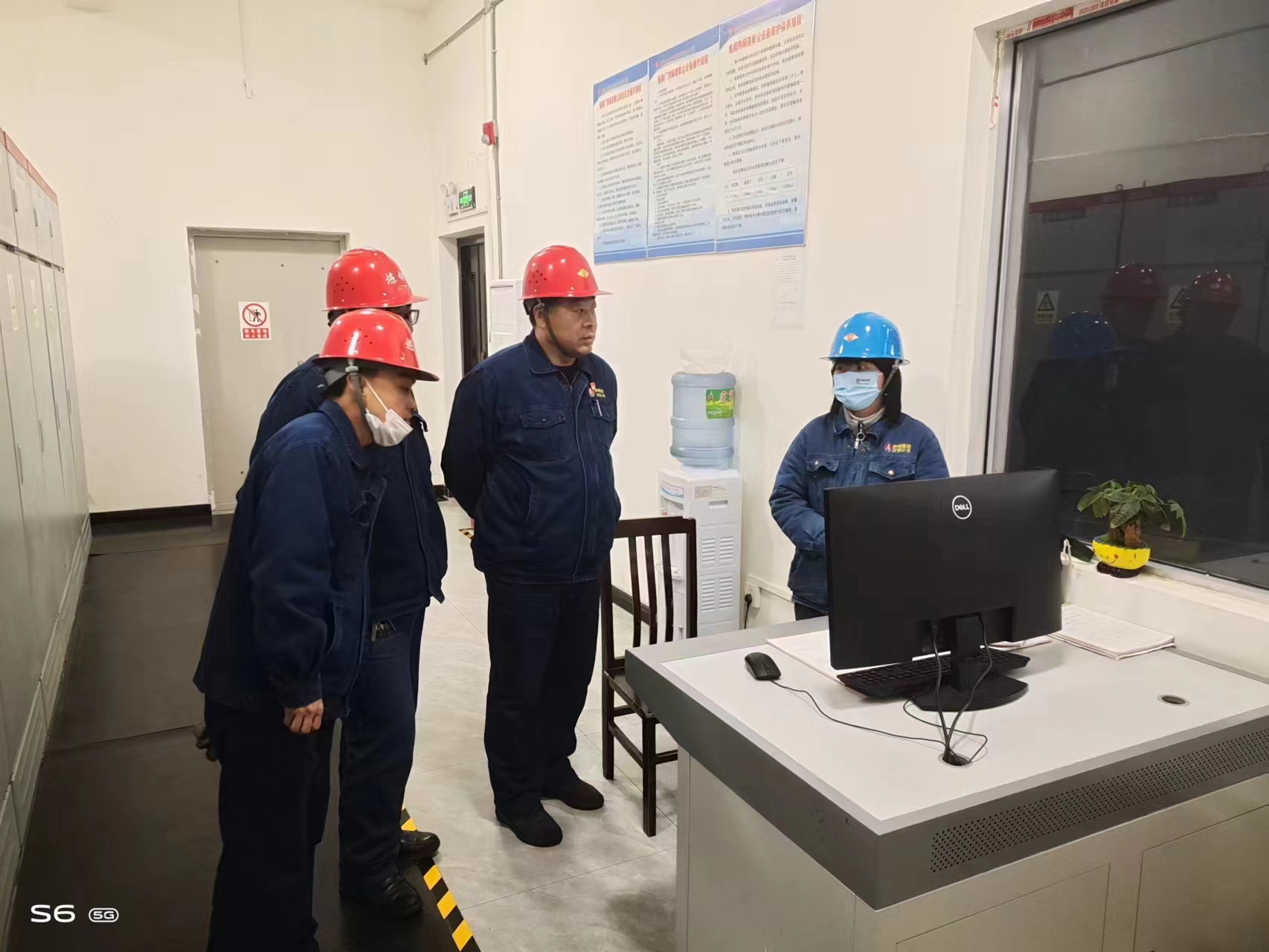 “节点”当“考点” 守好“廉洁关”