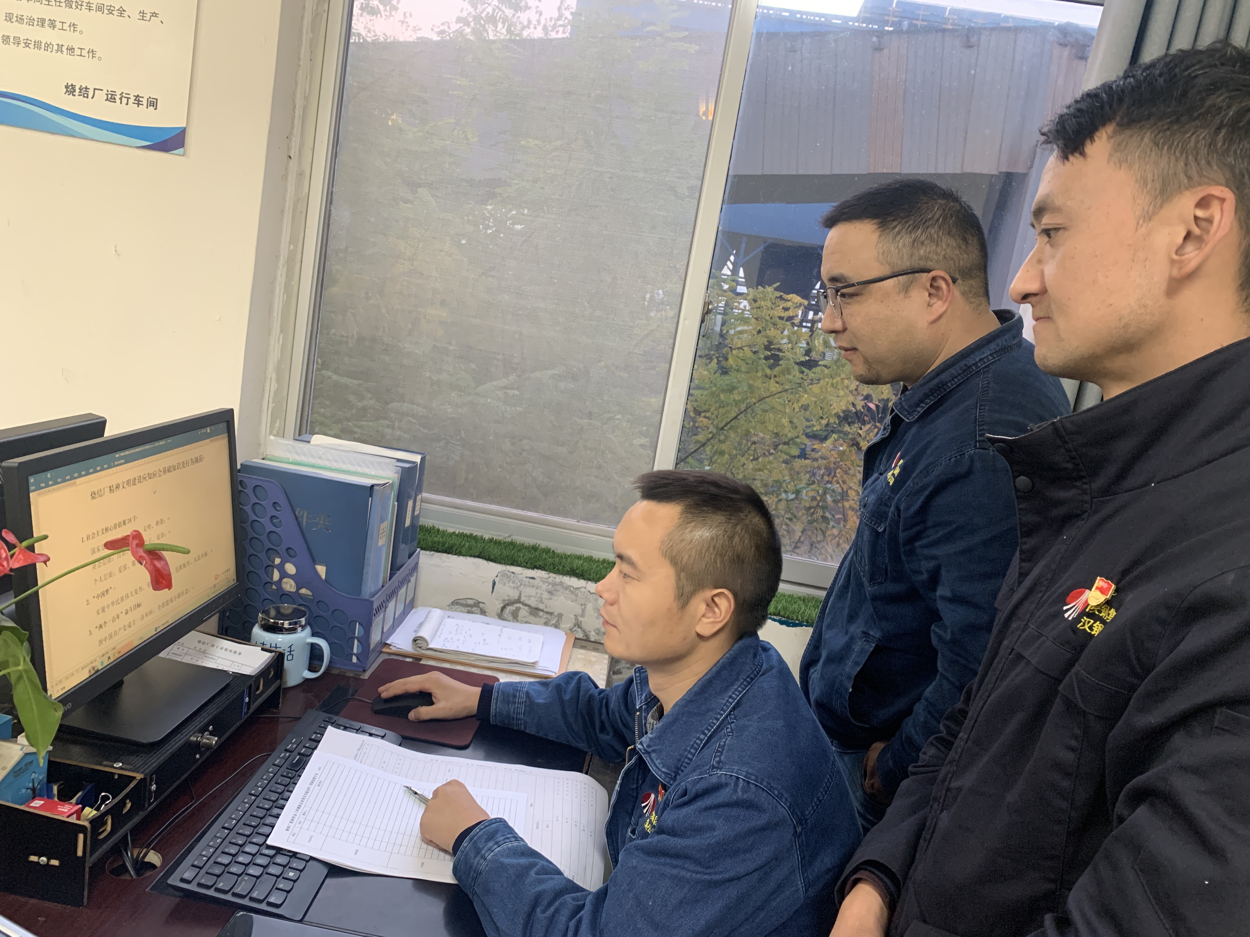 党建引领促安全 排查隐患争先锋