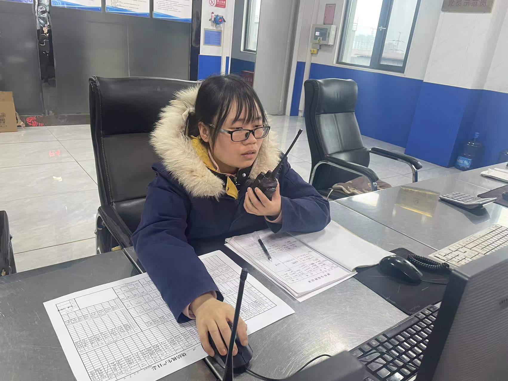 岗位上,腊梅花开香正浓 岗位上,腊梅花开香正浓