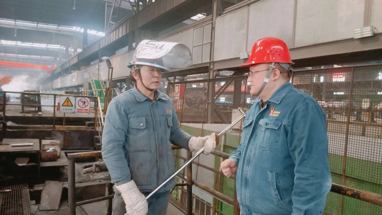 坚守岗位  是他们的深情告白